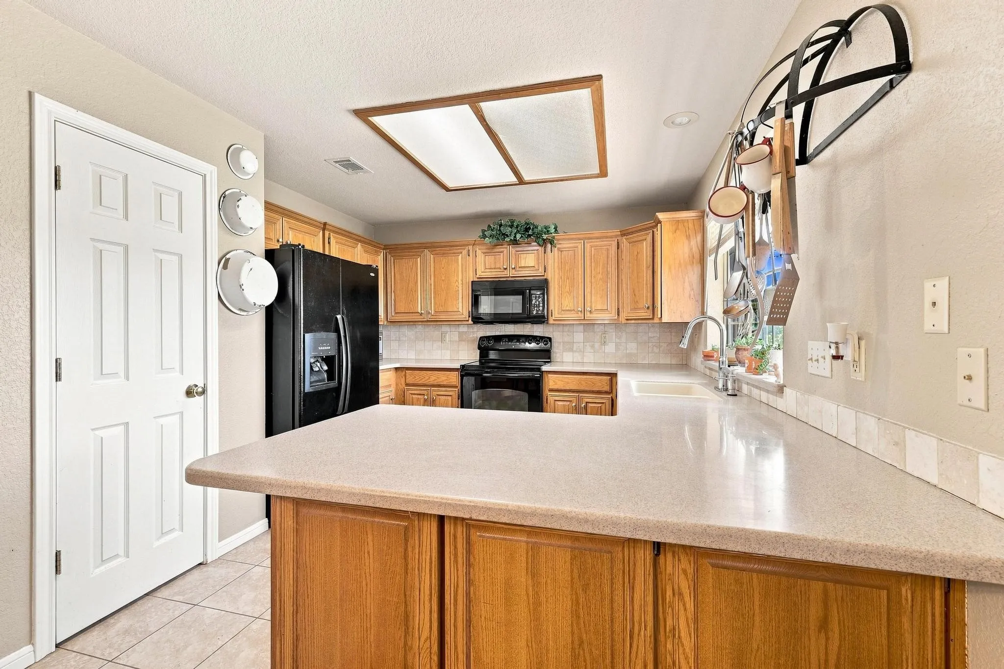 Farm For Sale in Collin County , 12097 Kyle Lane, Blue Ridge, Texas 75424, 2 Bedrooms, 2 Bathrooms, 1 Garage spaces, 1,335 Sqft, built in 1993, Price $1,150,000, mls#21344142, Real Estate Agent in Blue Ridge, Homes For Sale in Collin county, Homes For Sale in Blue Ridge, Realtor in Blue Ridge Texas, Real Estate Brokerage Independent Realty Texas, Luminita Cordes Realtor