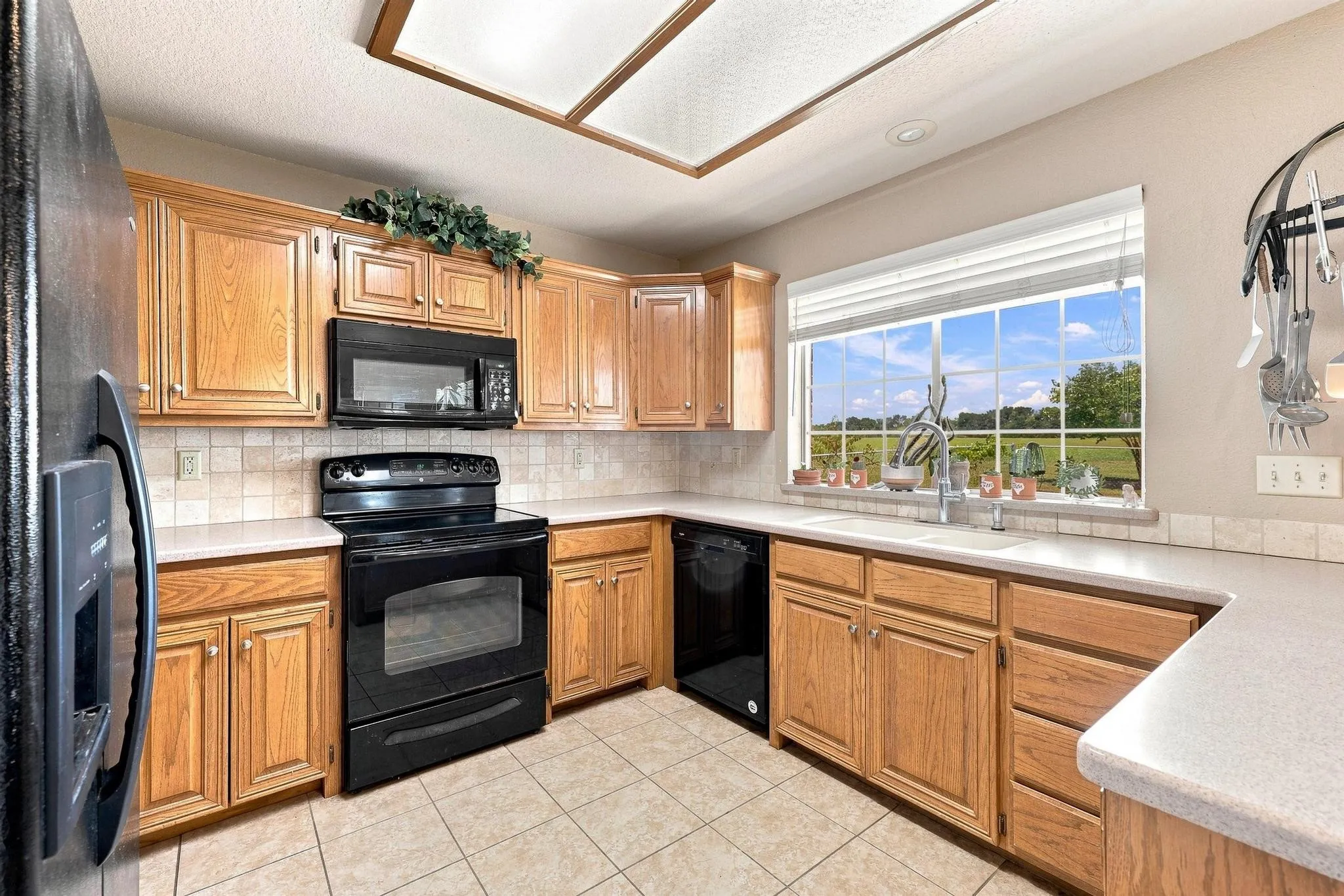 Farm For Sale in Collin County , 12097 Kyle Lane, Blue Ridge, Texas 75424, 2 Bedrooms, 2 Bathrooms, 1 Garage spaces, 1,335 Sqft, built in 1993, Price $1,150,000, mls#21344142, Real Estate Agent in Blue Ridge, Homes For Sale in Collin county, Homes For Sale in Blue Ridge, Realtor in Blue Ridge Texas, Real Estate Brokerage Independent Realty Texas, Luminita Cordes Realtor