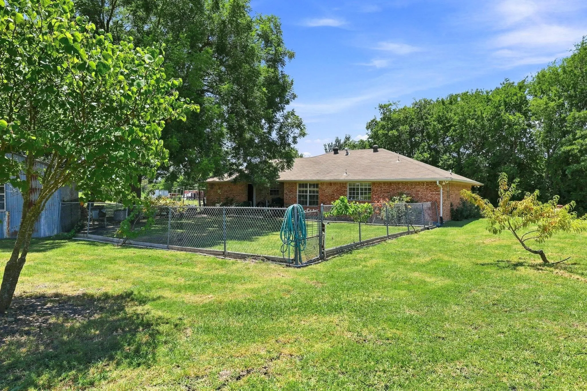 Farm For Sale in Collin County , 12097 Kyle Lane, Blue Ridge, Texas 75424, 2 Bedrooms, 2 Bathrooms, 1 Garage spaces, 1,335 Sqft, built in 1993, Price $1,150,000, mls#21344142, Real Estate Agent in Blue Ridge, Homes For Sale in Collin county, Homes For Sale in Blue Ridge, Realtor in Blue Ridge Texas, Real Estate Brokerage Independent Realty Texas, Luminita Cordes Realtor