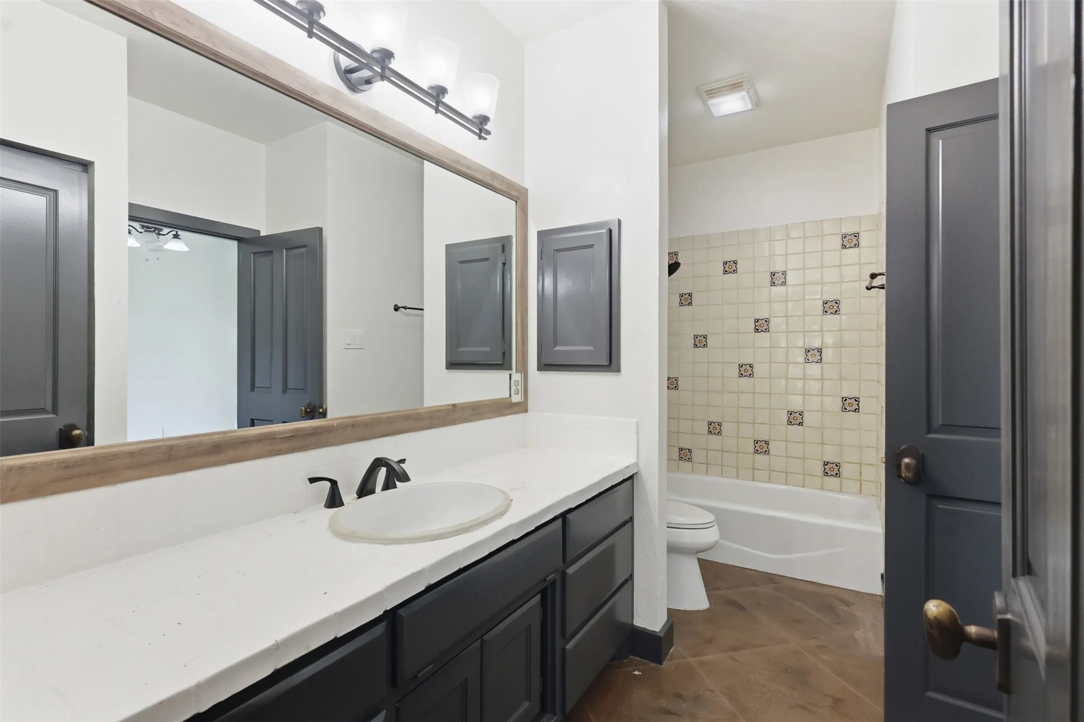 Single Family Residence For Sale in Parker County , 1070 S Reno Road, Reno, Texas 76082, 3 Bedroom, 3 Bathroom, 6 Garage spaces, 2,696 Sqft, built in 2005, mls#21344122, Real Estate Agent in Reno, Homes For Sale in Parker county, Homes For Sale in Reno, Realtor in Reno Texas, Real Estate Brokerage Independent Realty Texas, Luminita Cordes Realtor