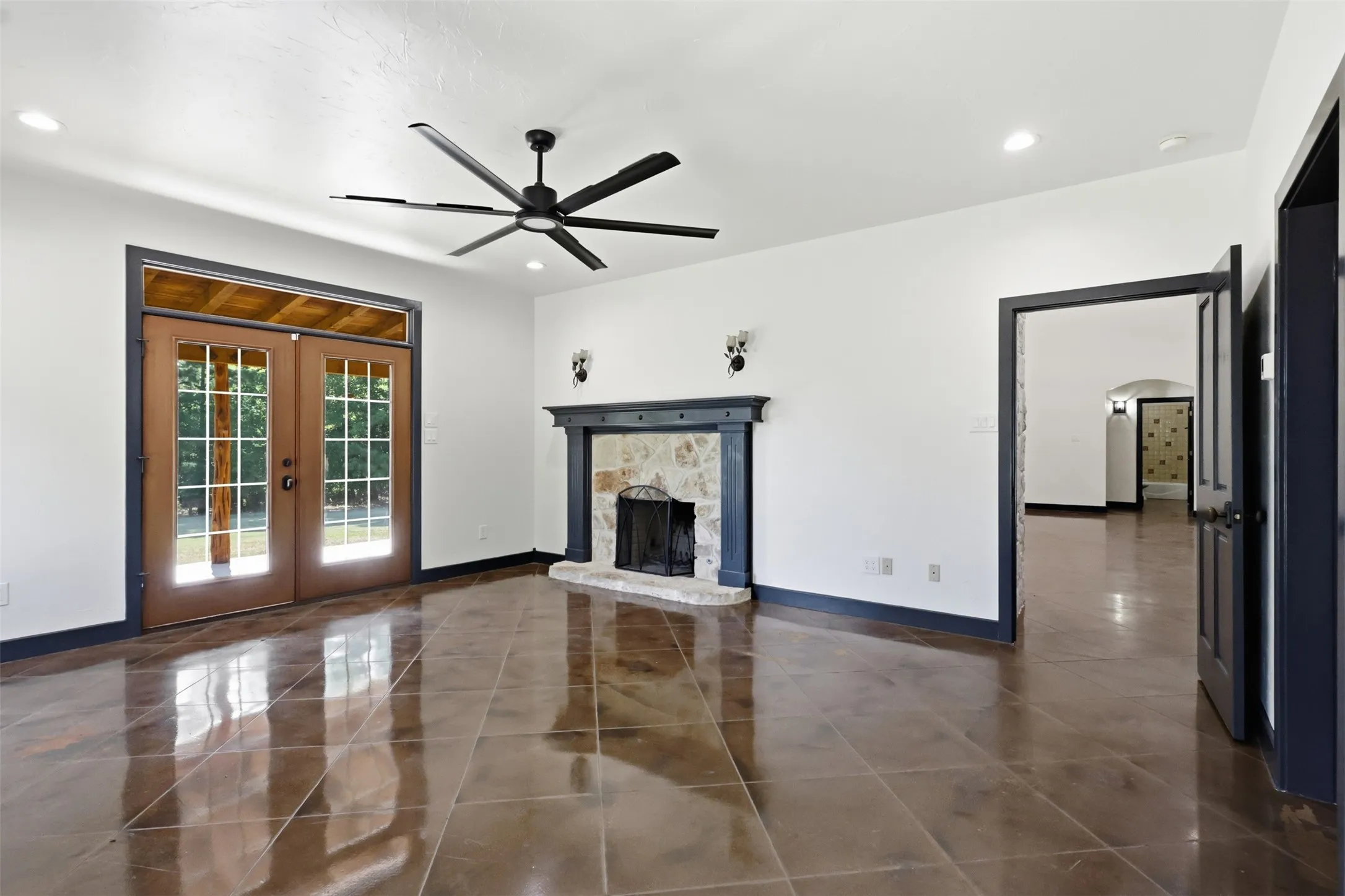 Single Family Residence For Sale in Parker County , 1070 S Reno Road, Reno, Texas 76082, 3 Bedroom, 3 Bathroom, 6 Garage spaces, 2,696 Sqft, built in 2005, mls#21344122, Real Estate Agent in Reno, Homes For Sale in Parker county, Homes For Sale in Reno, Realtor in Reno Texas, Real Estate Brokerage Independent Realty Texas, Luminita Cordes Realtor