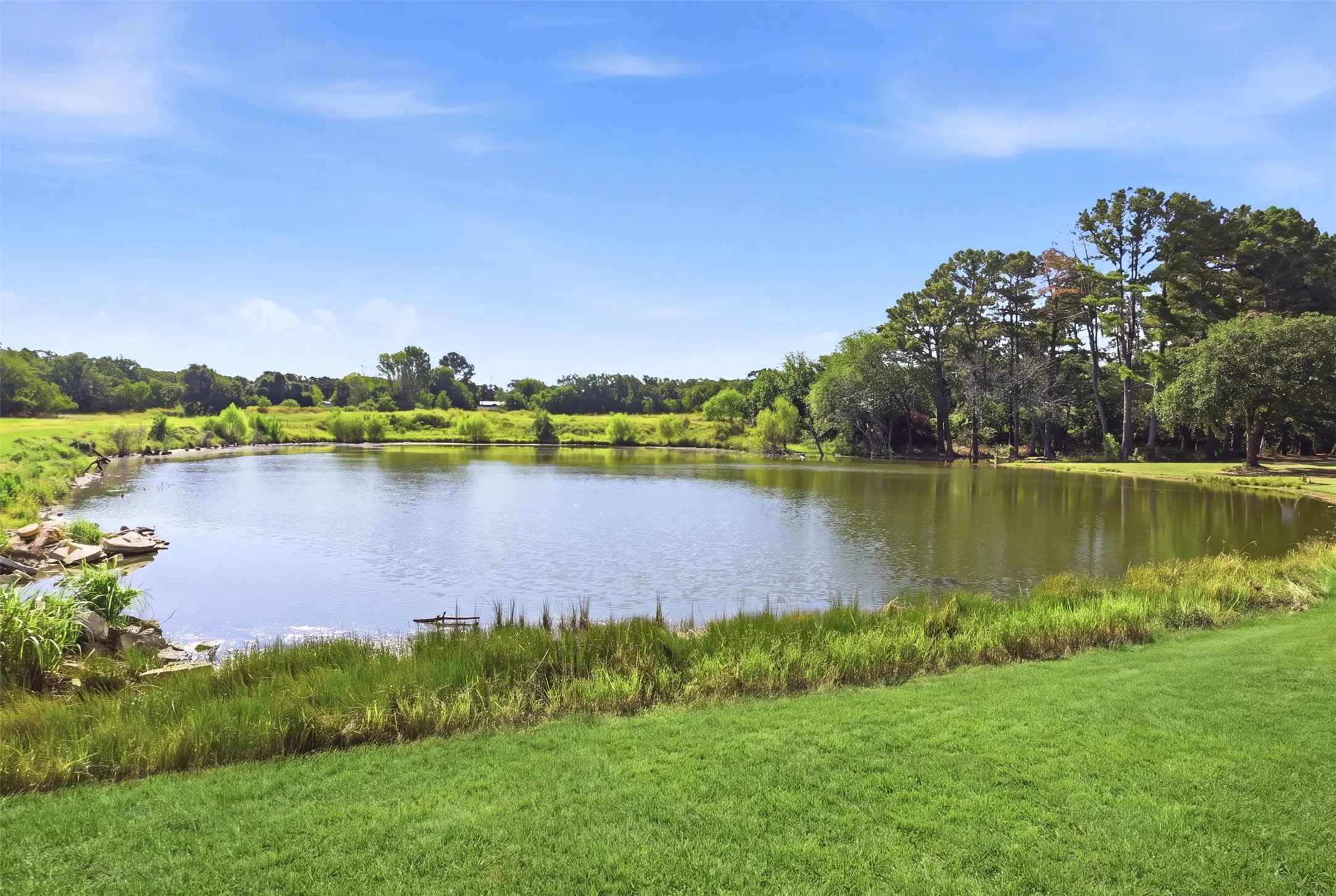 Single Family Residence For Sale in Parker County , 1070 S Reno Road, Reno, Texas 76082, 3 Bedroom, 3 Bathroom, 6 Garage spaces, 2,696 Sqft, built in 2005, mls#21344122, Real Estate Agent in Reno, Homes For Sale in Parker county, Homes For Sale in Reno, Realtor in Reno Texas, Real Estate Brokerage Independent Realty Texas, Luminita Cordes Realtor