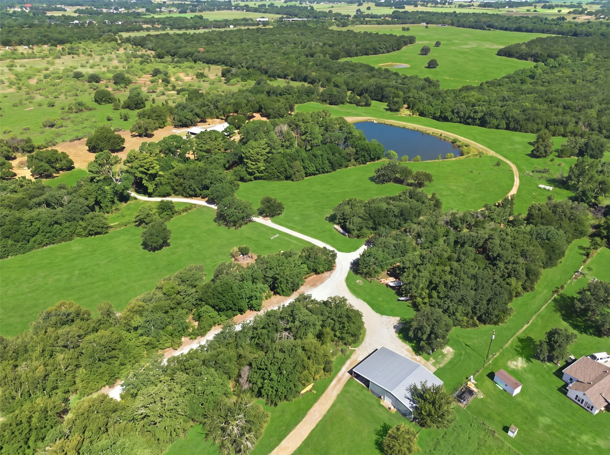 Single Family Residence For Sale in Parker County , 1070 S Reno Road, Reno, Texas 76082, 3 Bedroom, 3 Bathroom, 6 Garage spaces, 2,696 Sqft, built in 2005, mls#21344122, Real Estate Agent in Reno, Homes For Sale in Parker county, Homes For Sale in Reno, Realtor in Reno Texas, Real Estate Brokerage Independent Realty Texas, Luminita Cordes Realtor