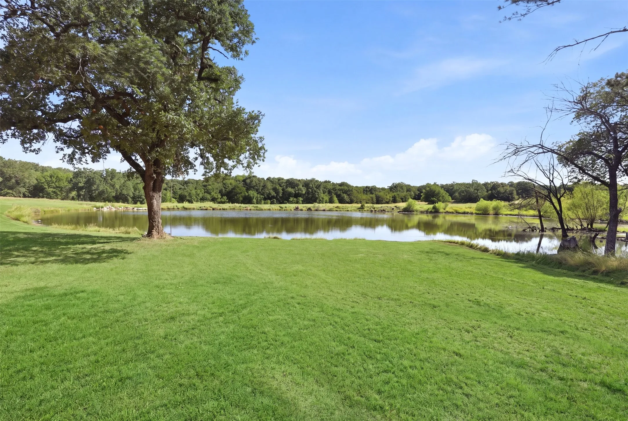 Single Family Residence For Sale in Parker County , 1070 S Reno Road, Reno, Texas 76082, 3 Bedroom, 3 Bathroom, 6 Garage spaces, 2,696 Sqft, built in 2005, mls#21344122, Real Estate Agent in Reno, Homes For Sale in Parker county, Homes For Sale in Reno, Realtor in Reno Texas, Real Estate Brokerage Independent Realty Texas, Luminita Cordes Realtor