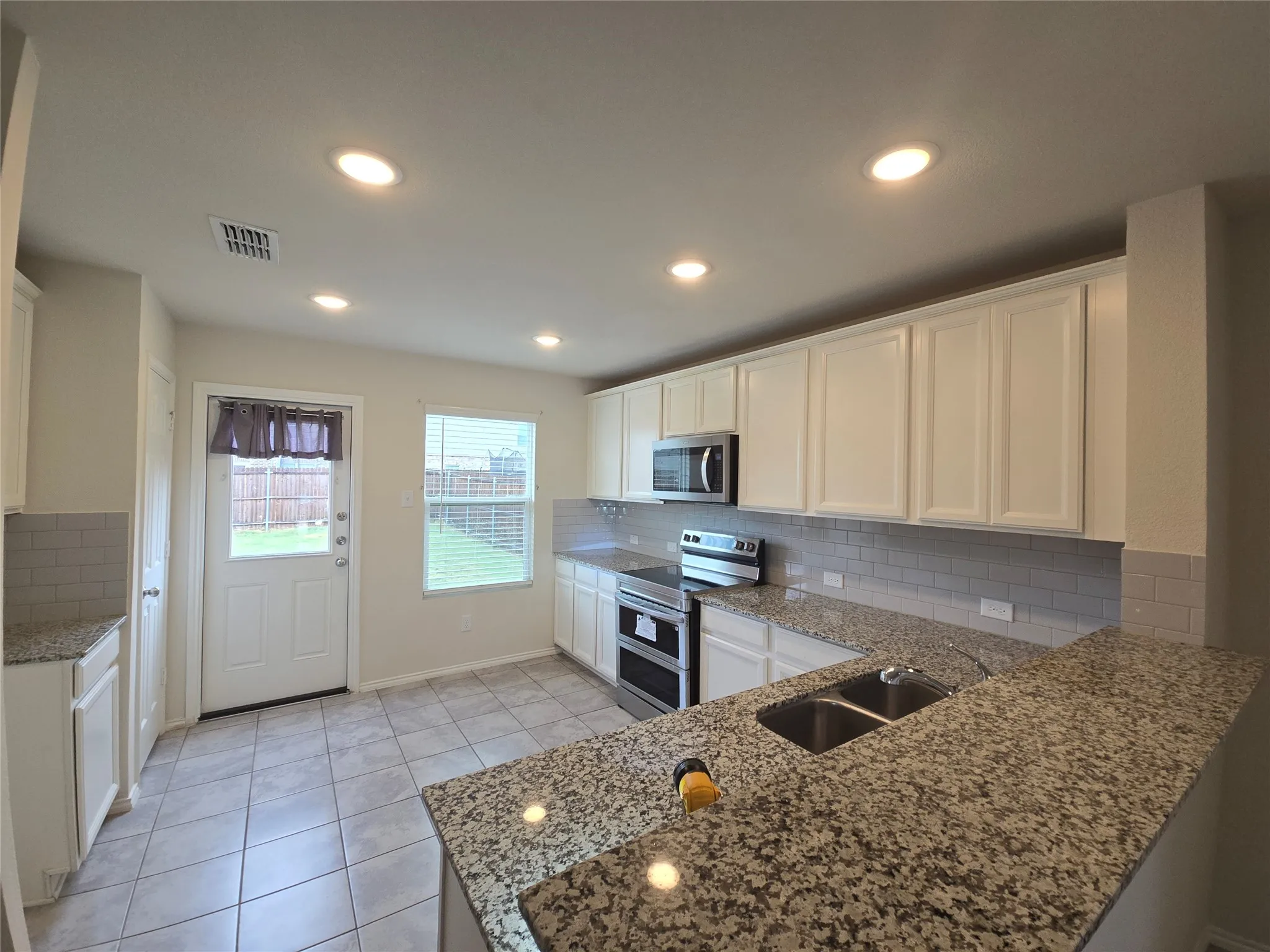 Single Family Residence For Rent in Kaufman County , 1431 Lumberton Drive, Forney, Texas 75126, 4 Bedroom, 3 Bathroom, 2 Garage spaces, 2,158 Sqft, built in 2021, mls#21347760, Real Estate Agent in Forney, Homes For Rent in Kaufman county, Homes For Rent in Forney, Realtor in Forney Texas, Real Estate Brokerage Independent Realty Texas, Luminita Cordes Realtor