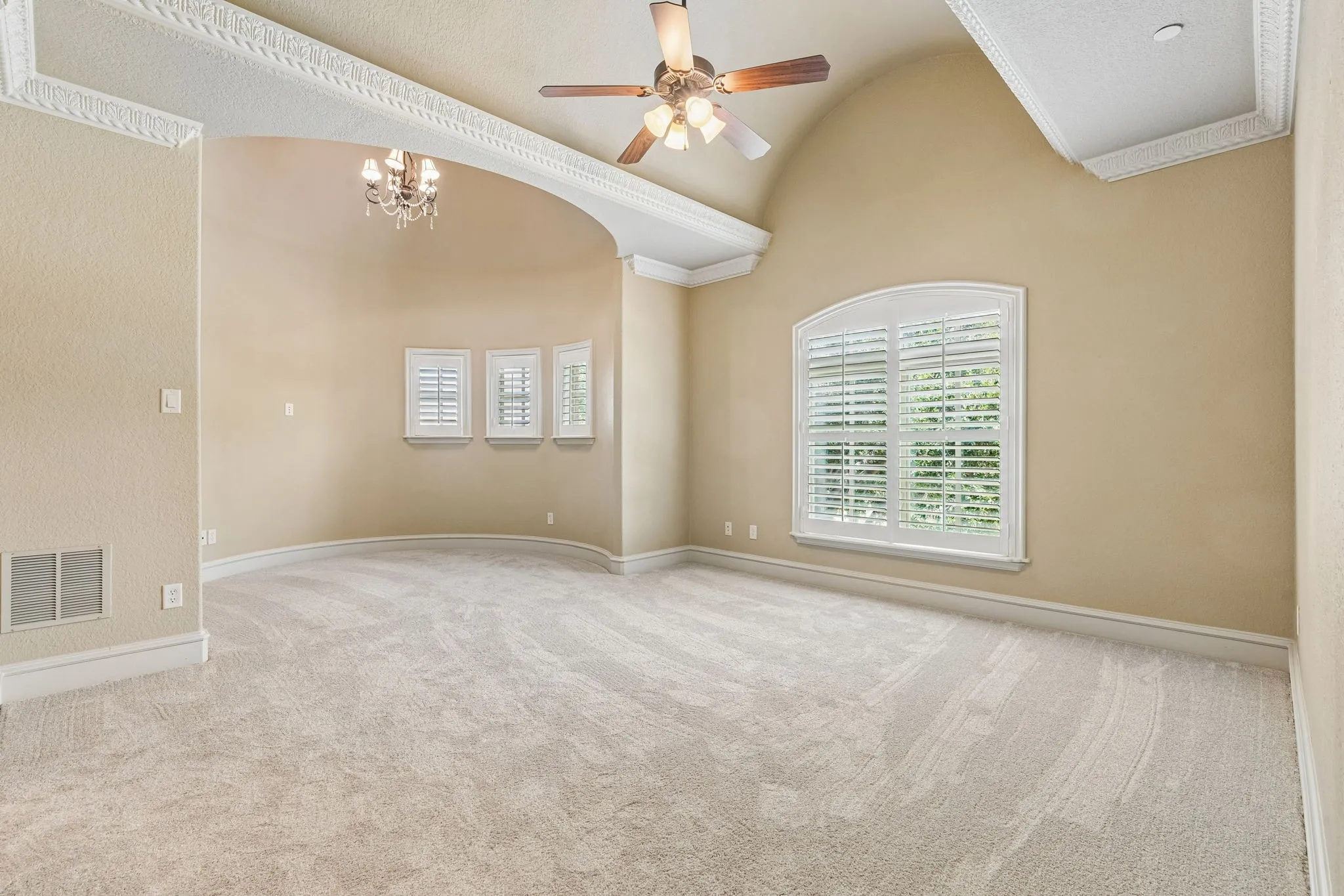 Single Family Residence For Sale in Tarrant County , 6900 King Charles Court, Colleyville, Texas 76034, 6 Bedroom, 8 Bathroom, 4 Garage spaces, 8,201 Sqft, built in 2006, mls#21281684, Real Estate Agent in Colleyville, Homes For Sale in Tarrant county, Homes For Sale in Colleyville, Realtor in Colleyville Texas, Real Estate Brokerage Independent Realty Texas, Luminita Cordes Realtor
