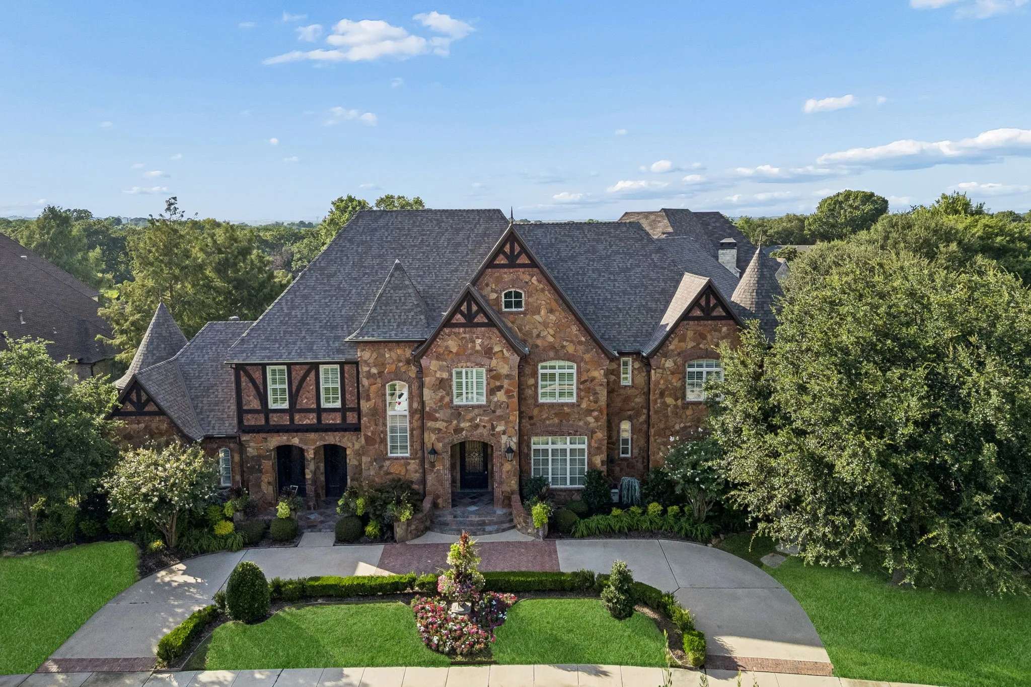 Single Family Residence For Sale in Tarrant County , 6900 King Charles Court, Colleyville, Texas 76034, 6 Bedroom, 8 Bathroom, 4 Garage spaces, 8,201 Sqft, built in 2006, mls#21281684, Real Estate Agent in Colleyville, Homes For Sale in Tarrant county, Homes For Sale in Colleyville, Realtor in Colleyville Texas, Real Estate Brokerage Independent Realty Texas, Luminita Cordes Realtor