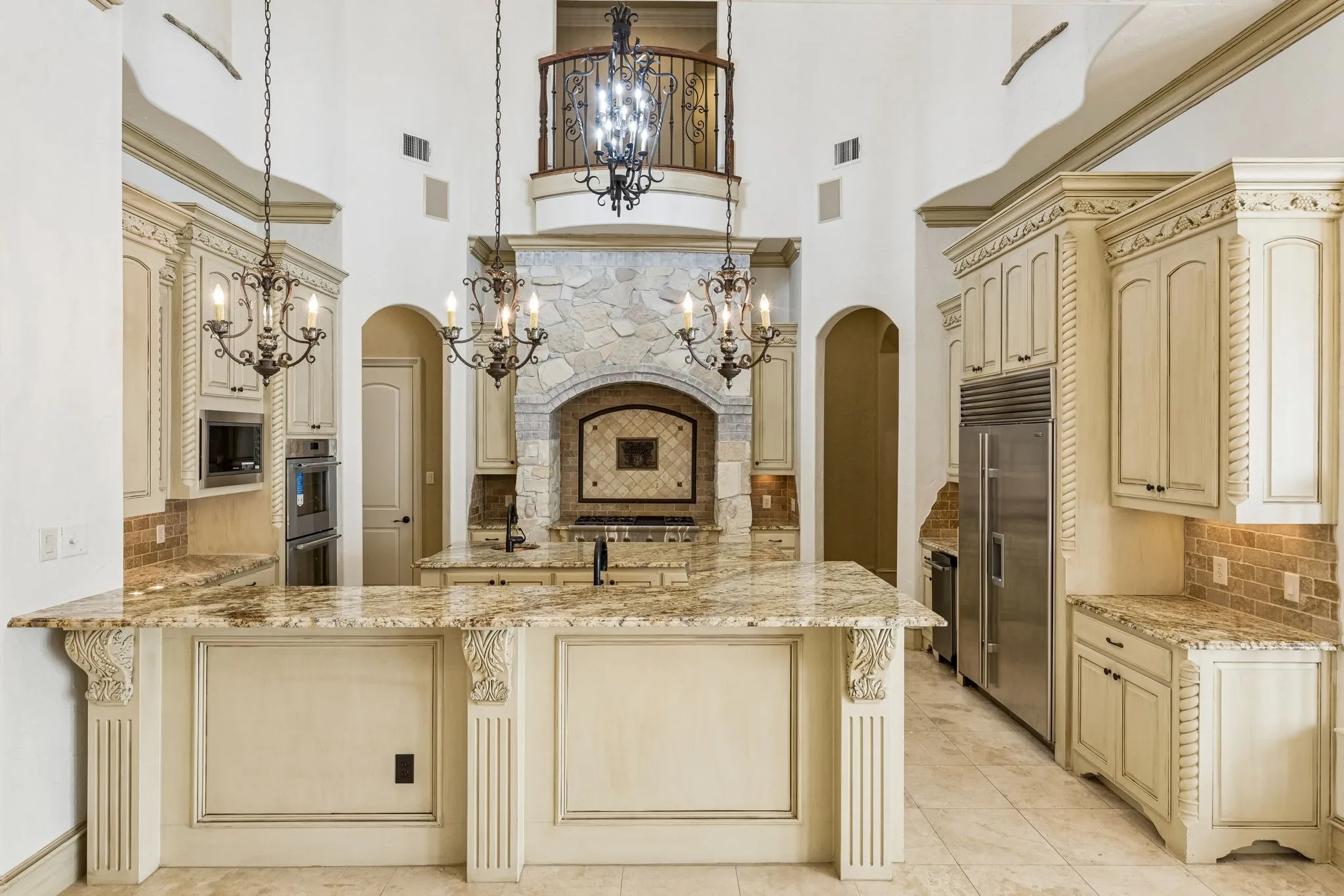 Single Family Residence For Sale in Tarrant County , 6900 King Charles Court, Colleyville, Texas 76034, 6 Bedroom, 8 Bathroom, 4 Garage spaces, 8,201 Sqft, built in 2006, mls#21281684, Real Estate Agent in Colleyville, Homes For Sale in Tarrant county, Homes For Sale in Colleyville, Realtor in Colleyville Texas, Real Estate Brokerage Independent Realty Texas, Luminita Cordes Realtor