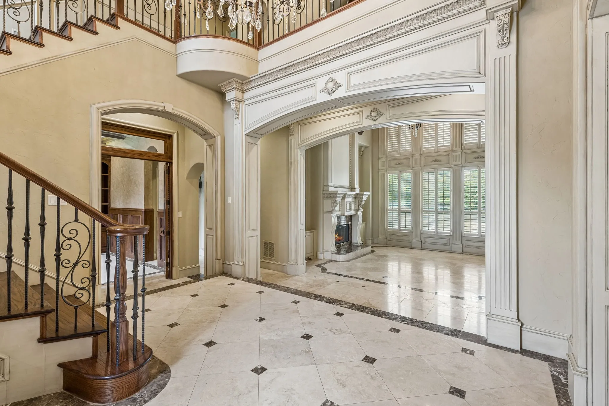 Single Family Residence For Sale in Tarrant County , 6900 King Charles Court, Colleyville, Texas 76034, 6 Bedroom, 8 Bathroom, 4 Garage spaces, 8,201 Sqft, built in 2006, mls#21281684, Real Estate Agent in Colleyville, Homes For Sale in Tarrant county, Homes For Sale in Colleyville, Realtor in Colleyville Texas, Real Estate Brokerage Independent Realty Texas, Luminita Cordes Realtor