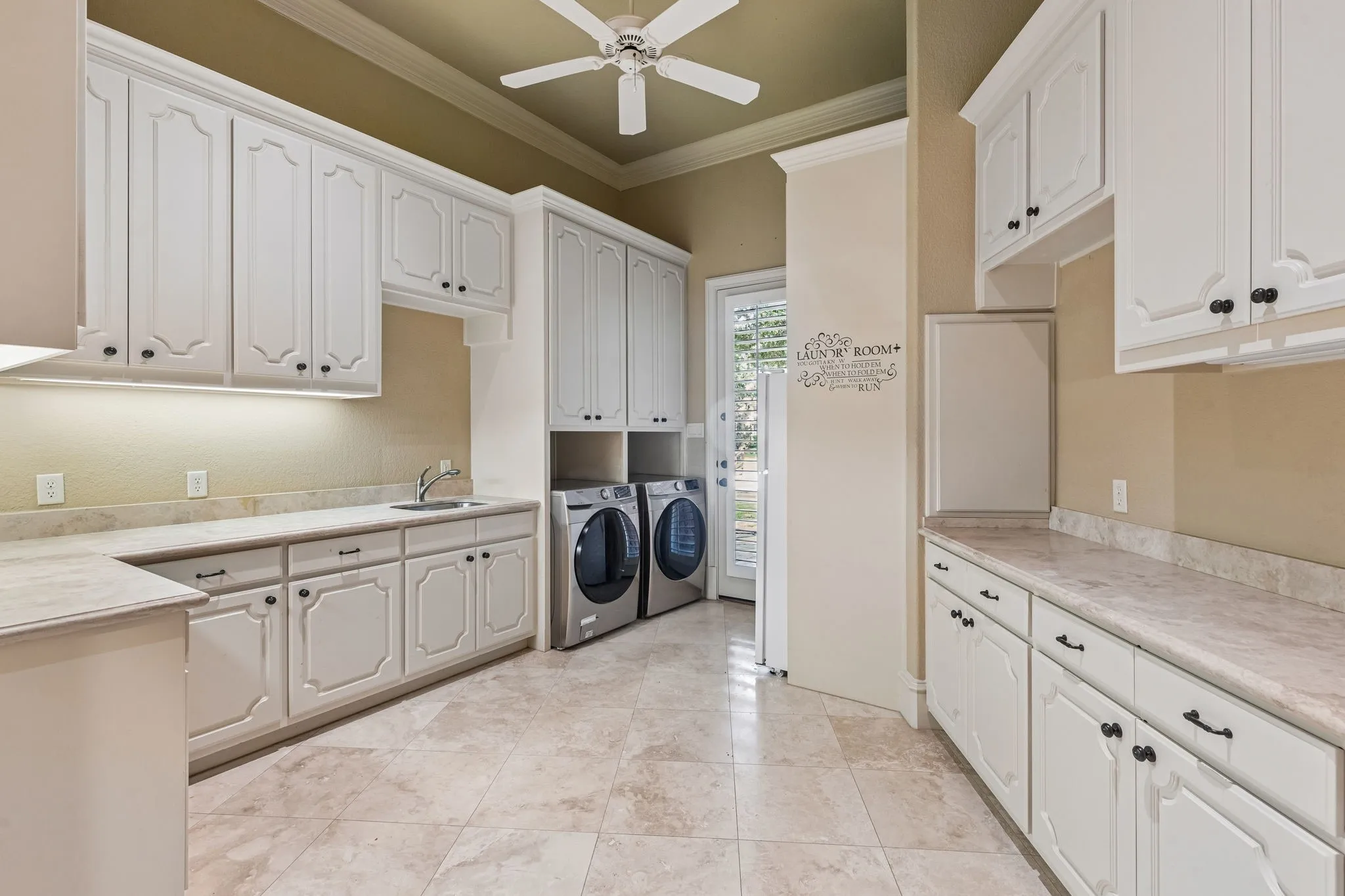 Single Family Residence For Sale in Tarrant County , 6900 King Charles Court, Colleyville, Texas 76034, 6 Bedroom, 8 Bathroom, 4 Garage spaces, 8,201 Sqft, built in 2006, mls#21281684, Real Estate Agent in Colleyville, Homes For Sale in Tarrant county, Homes For Sale in Colleyville, Realtor in Colleyville Texas, Real Estate Brokerage Independent Realty Texas, Luminita Cordes Realtor