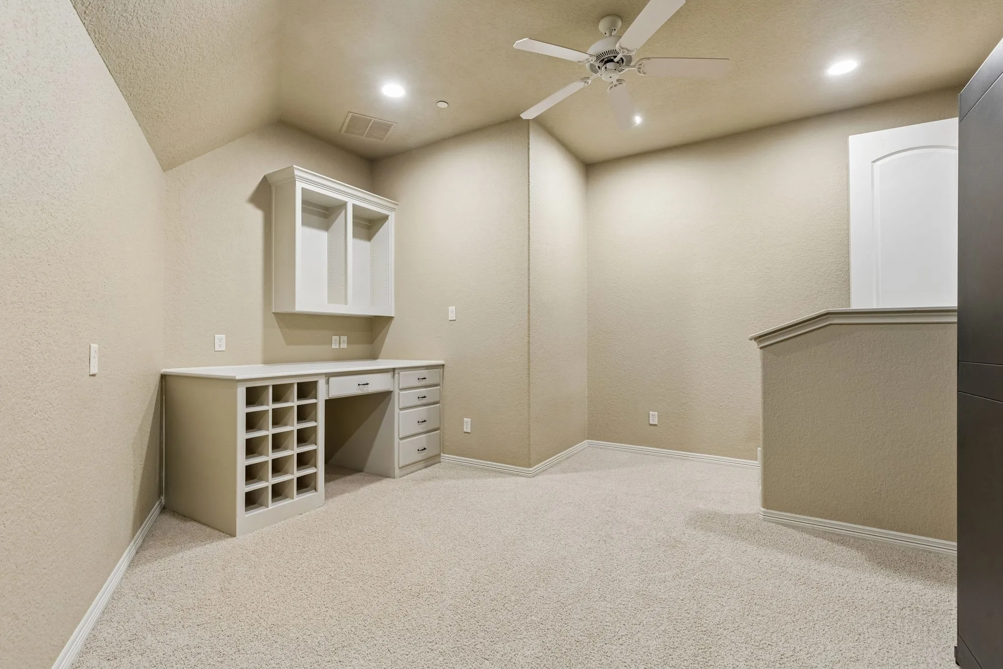 Single Family Residence For Sale in Tarrant County , 6900 King Charles Court, Colleyville, Texas 76034, 6 Bedroom, 8 Bathroom, 4 Garage spaces, 8,201 Sqft, built in 2006, mls#21281684, Real Estate Agent in Colleyville, Homes For Sale in Tarrant county, Homes For Sale in Colleyville, Realtor in Colleyville Texas, Real Estate Brokerage Independent Realty Texas, Luminita Cordes Realtor