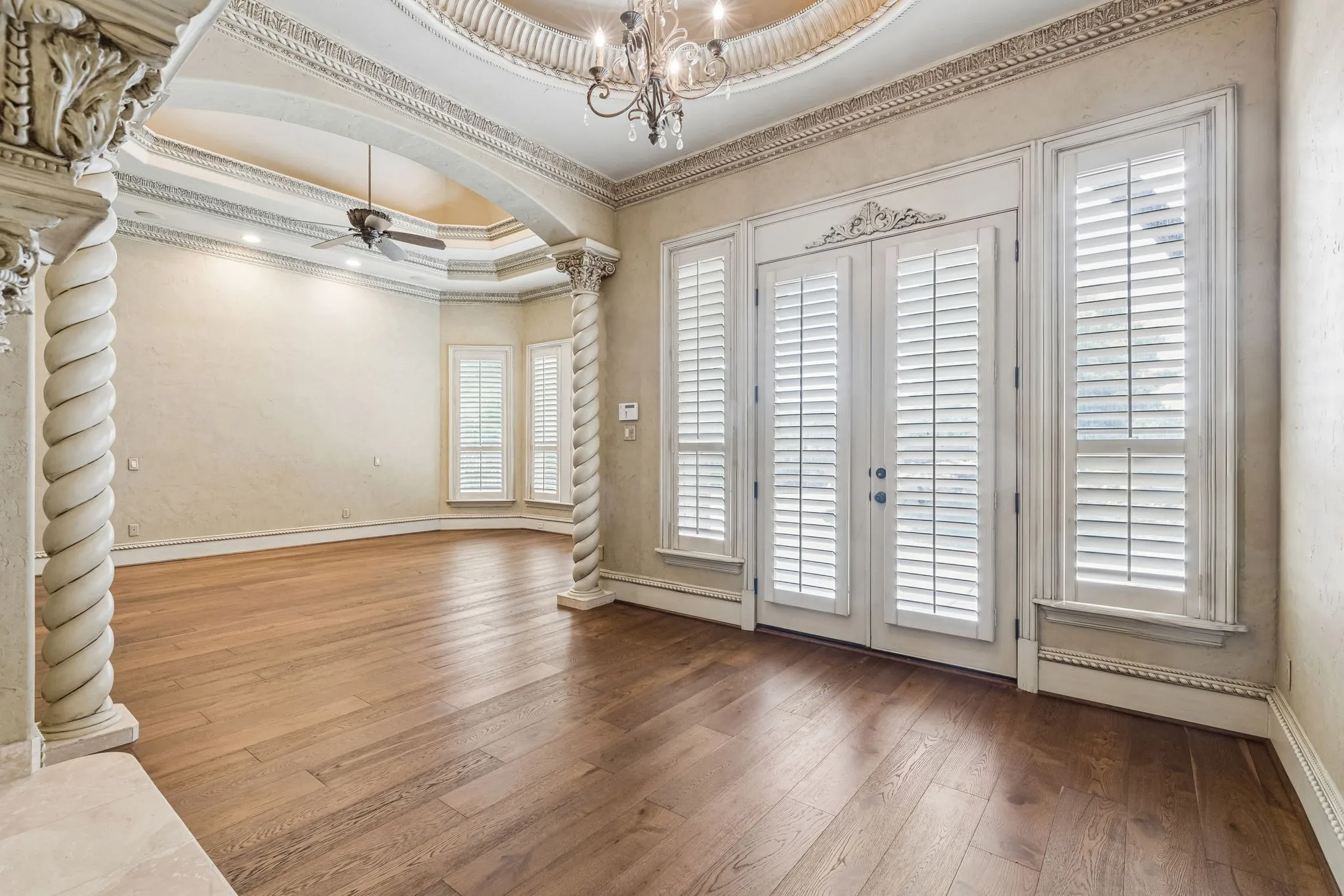 Single Family Residence For Sale in Tarrant County , 6900 King Charles Court, Colleyville, Texas 76034, 6 Bedroom, 8 Bathroom, 4 Garage spaces, 8,201 Sqft, built in 2006, mls#21281684, Real Estate Agent in Colleyville, Homes For Sale in Tarrant county, Homes For Sale in Colleyville, Realtor in Colleyville Texas, Real Estate Brokerage Independent Realty Texas, Luminita Cordes Realtor
