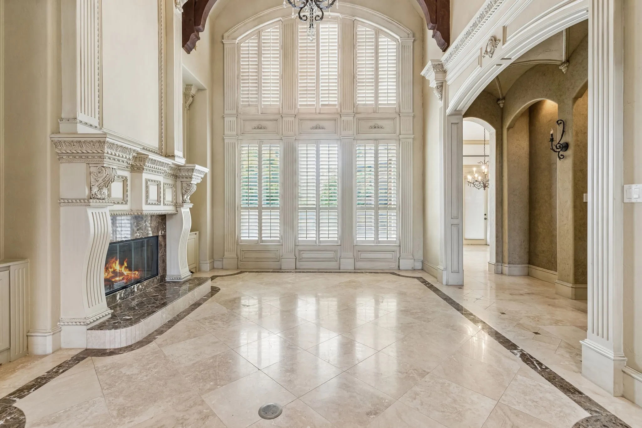 Single Family Residence For Sale in Tarrant County , 6900 King Charles Court, Colleyville, Texas 76034, 6 Bedroom, 8 Bathroom, 4 Garage spaces, 8,201 Sqft, built in 2006, mls#21281684, Real Estate Agent in Colleyville, Homes For Sale in Tarrant county, Homes For Sale in Colleyville, Realtor in Colleyville Texas, Real Estate Brokerage Independent Realty Texas, Luminita Cordes Realtor
