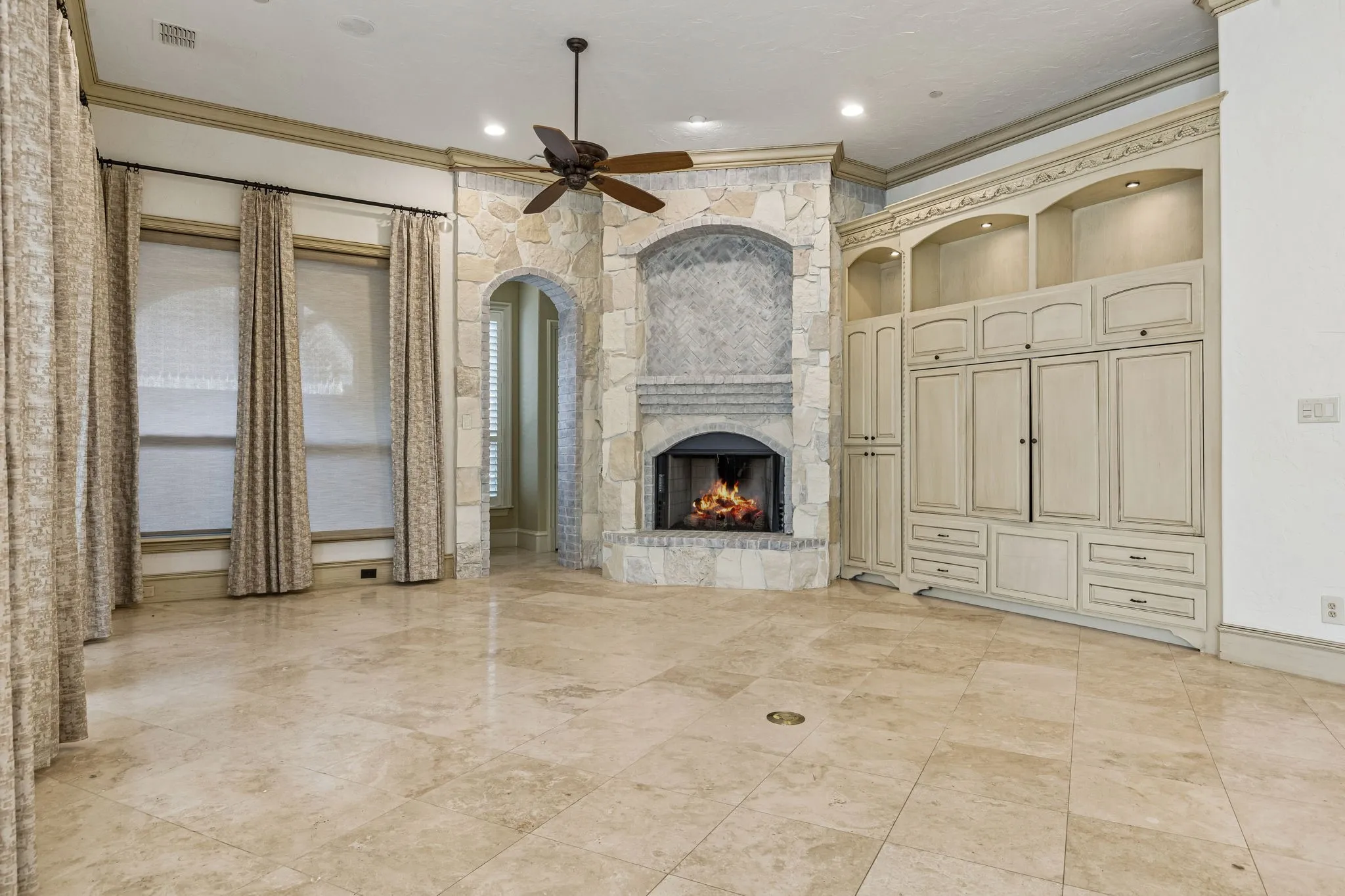 Single Family Residence For Sale in Tarrant County , 6900 King Charles Court, Colleyville, Texas 76034, 6 Bedroom, 8 Bathroom, 4 Garage spaces, 8,201 Sqft, built in 2006, mls#21281684, Real Estate Agent in Colleyville, Homes For Sale in Tarrant county, Homes For Sale in Colleyville, Realtor in Colleyville Texas, Real Estate Brokerage Independent Realty Texas, Luminita Cordes Realtor