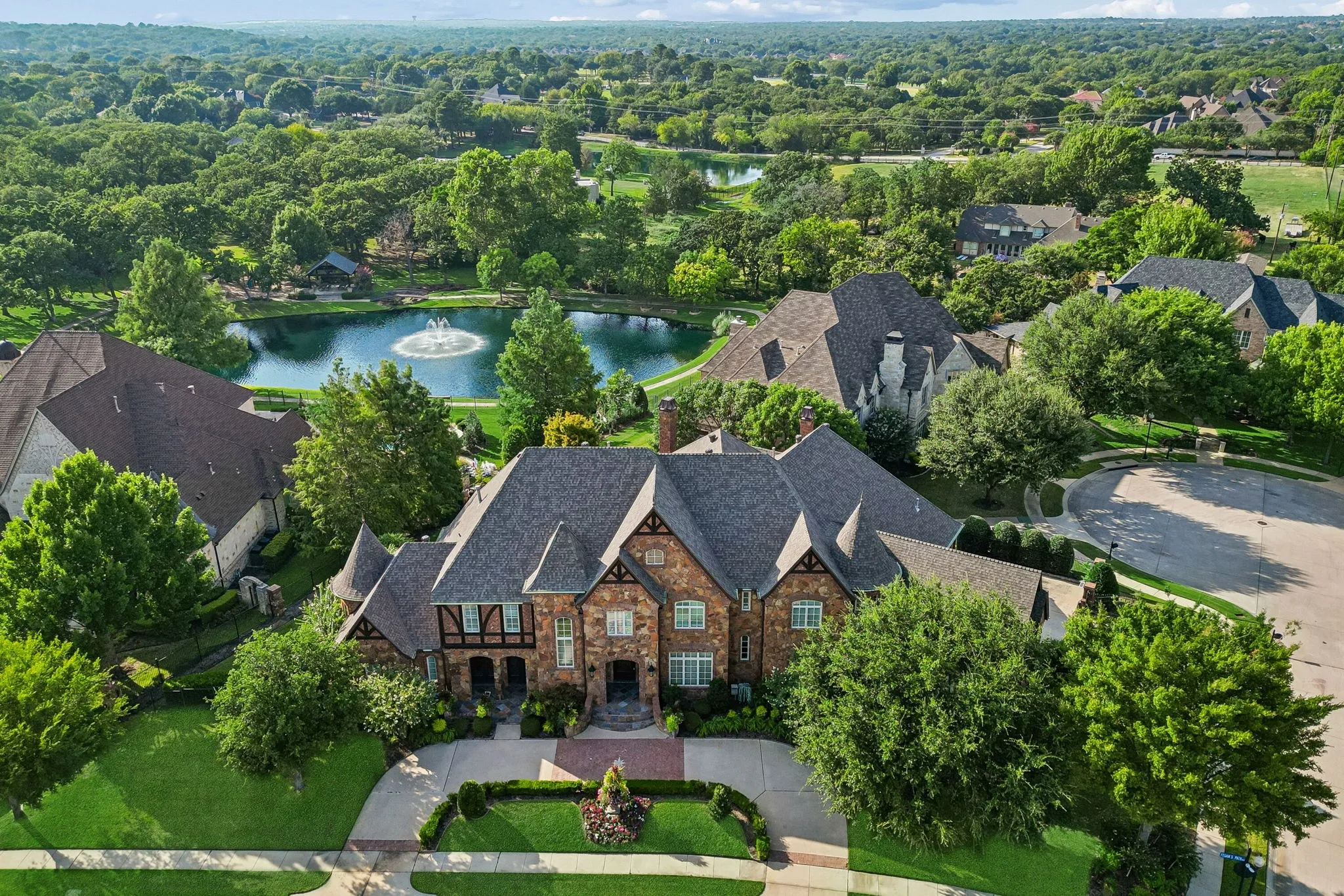 Single Family Residence For Sale in Tarrant County , 6900 King Charles Court, Colleyville, Texas 76034, 6 Bedroom, 8 Bathroom, 4 Garage spaces, 8,201 Sqft, built in 2006, mls#21281684, Real Estate Agent in Colleyville, Homes For Sale in Tarrant county, Homes For Sale in Colleyville, Realtor in Colleyville Texas, Real Estate Brokerage Independent Realty Texas, Luminita Cordes Realtor