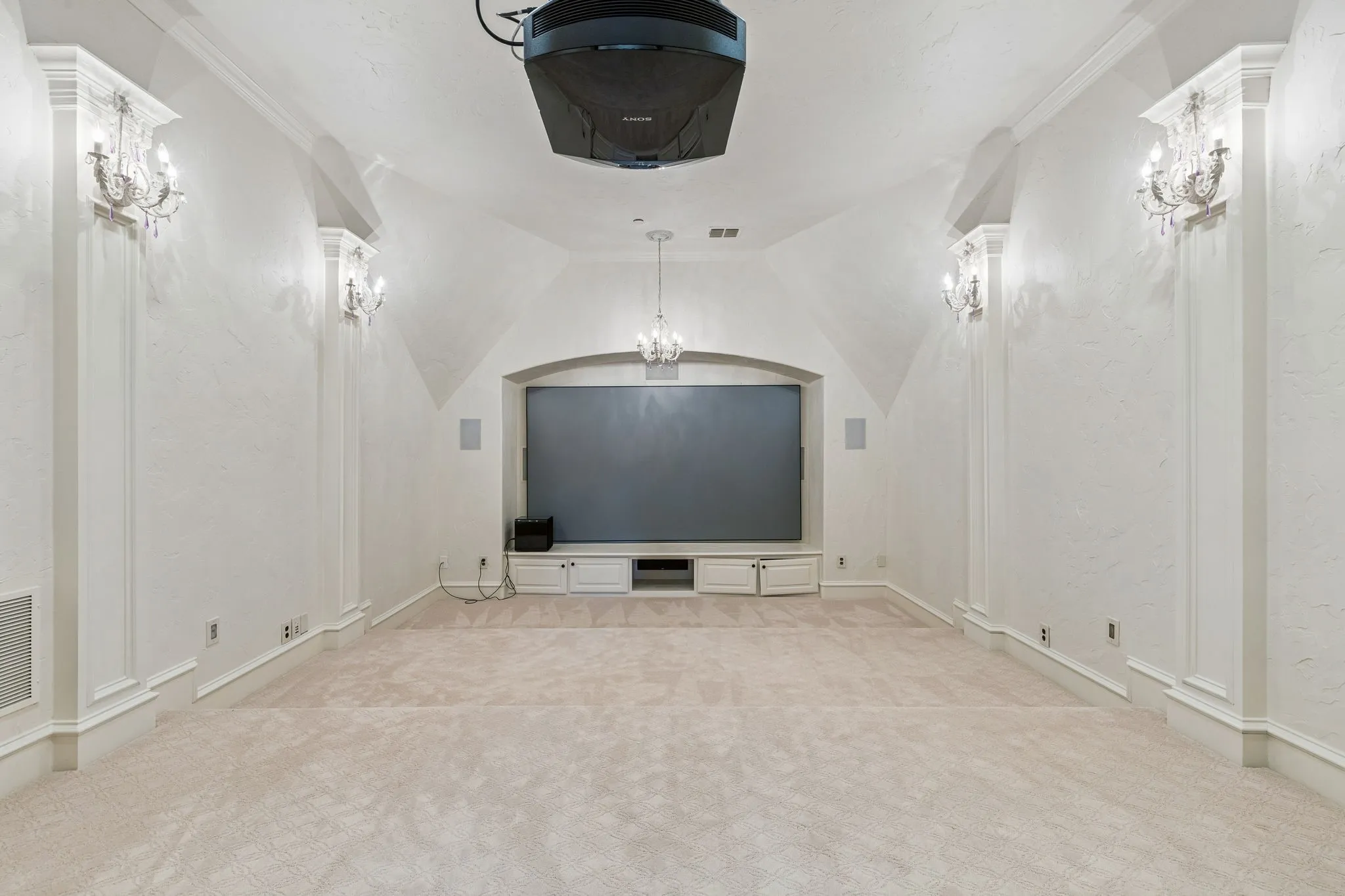 Single Family Residence For Sale in Tarrant County , 6900 King Charles Court, Colleyville, Texas 76034, 6 Bedroom, 8 Bathroom, 4 Garage spaces, 8,201 Sqft, built in 2006, mls#21281684, Real Estate Agent in Colleyville, Homes For Sale in Tarrant county, Homes For Sale in Colleyville, Realtor in Colleyville Texas, Real Estate Brokerage Independent Realty Texas, Luminita Cordes Realtor