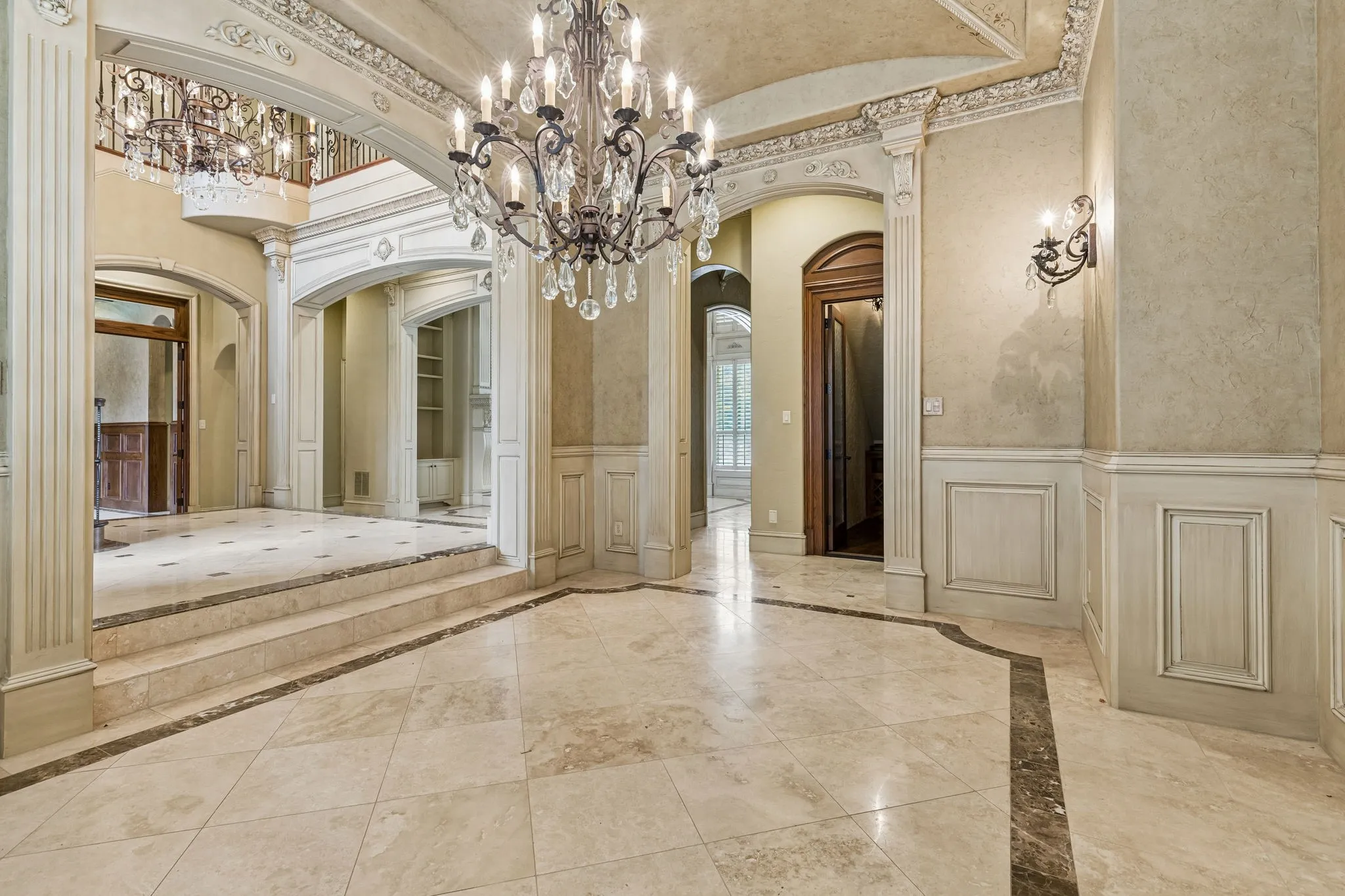 Single Family Residence For Sale in Tarrant County , 6900 King Charles Court, Colleyville, Texas 76034, 6 Bedroom, 8 Bathroom, 4 Garage spaces, 8,201 Sqft, built in 2006, mls#21281684, Real Estate Agent in Colleyville, Homes For Sale in Tarrant county, Homes For Sale in Colleyville, Realtor in Colleyville Texas, Real Estate Brokerage Independent Realty Texas, Luminita Cordes Realtor