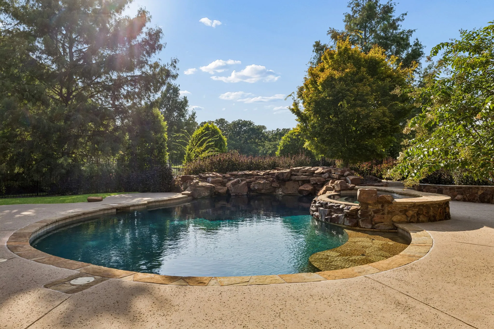 Single Family Residence For Sale in Tarrant County , 6900 King Charles Court, Colleyville, Texas 76034, 6 Bedroom, 8 Bathroom, 4 Garage spaces, 8,201 Sqft, built in 2006, mls#21281684, Real Estate Agent in Colleyville, Homes For Sale in Tarrant county, Homes For Sale in Colleyville, Realtor in Colleyville Texas, Real Estate Brokerage Independent Realty Texas, Luminita Cordes Realtor