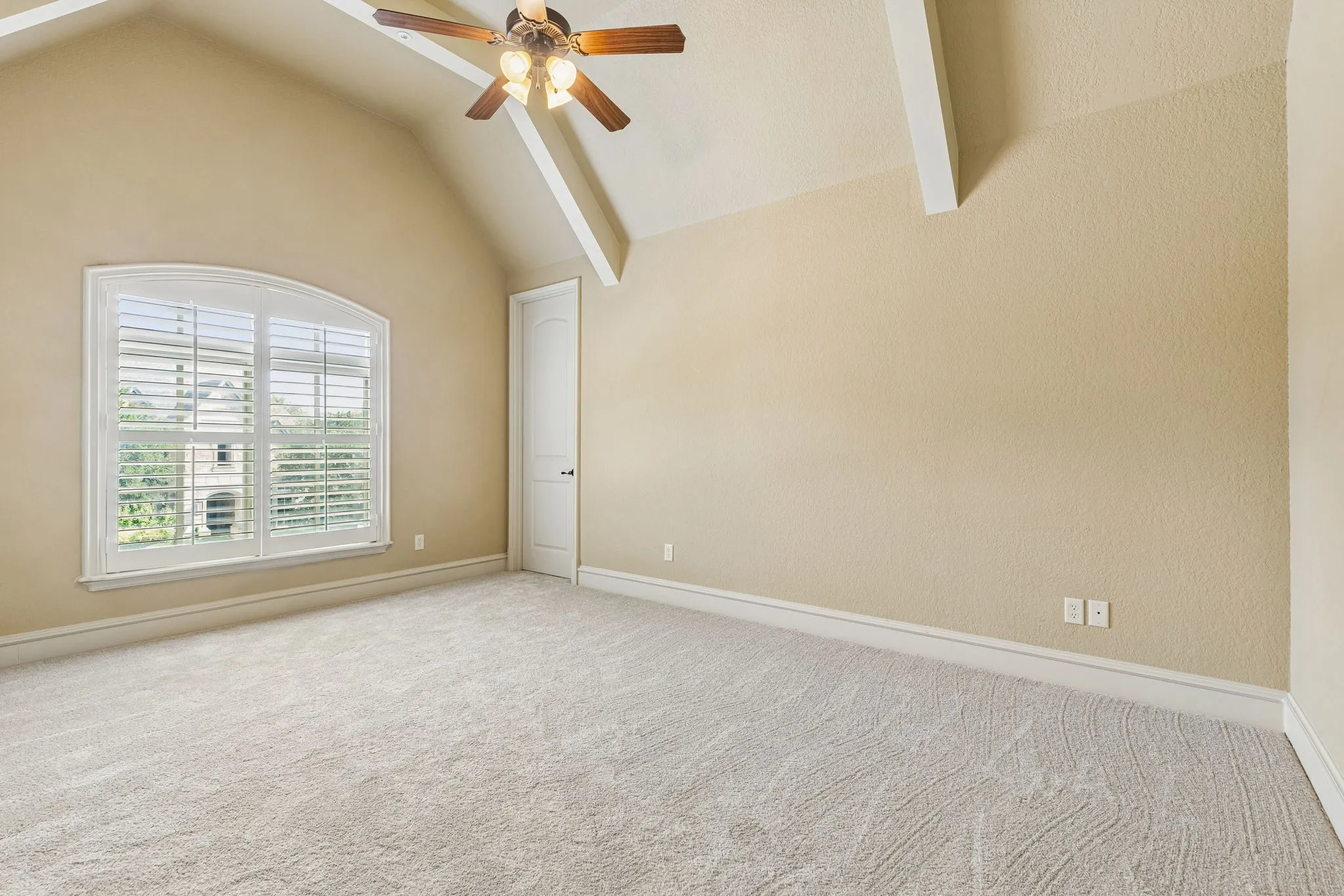 Single Family Residence For Sale in Tarrant County , 6900 King Charles Court, Colleyville, Texas 76034, 6 Bedroom, 8 Bathroom, 4 Garage spaces, 8,201 Sqft, built in 2006, mls#21281684, Real Estate Agent in Colleyville, Homes For Sale in Tarrant county, Homes For Sale in Colleyville, Realtor in Colleyville Texas, Real Estate Brokerage Independent Realty Texas, Luminita Cordes Realtor