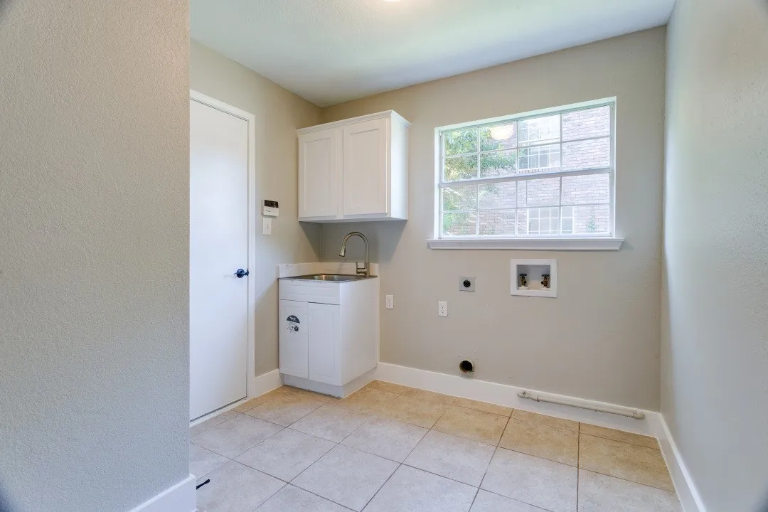 Single Family Residence For Sale in Dallas County , 450 Harris Street, Coppell, Texas 75019, 4 Bedroom, 3 Bathroom, 2 Garage spaces, 3,213 Sqft, built in 1990, mls#21335899, Real Estate Agent in Coppell, Homes For Sale in Dallas county, Homes For Sale in Coppell, Realtor in Coppell Texas, Real Estate Brokerage Independent Realty Texas, Luminita Cordes Realtor