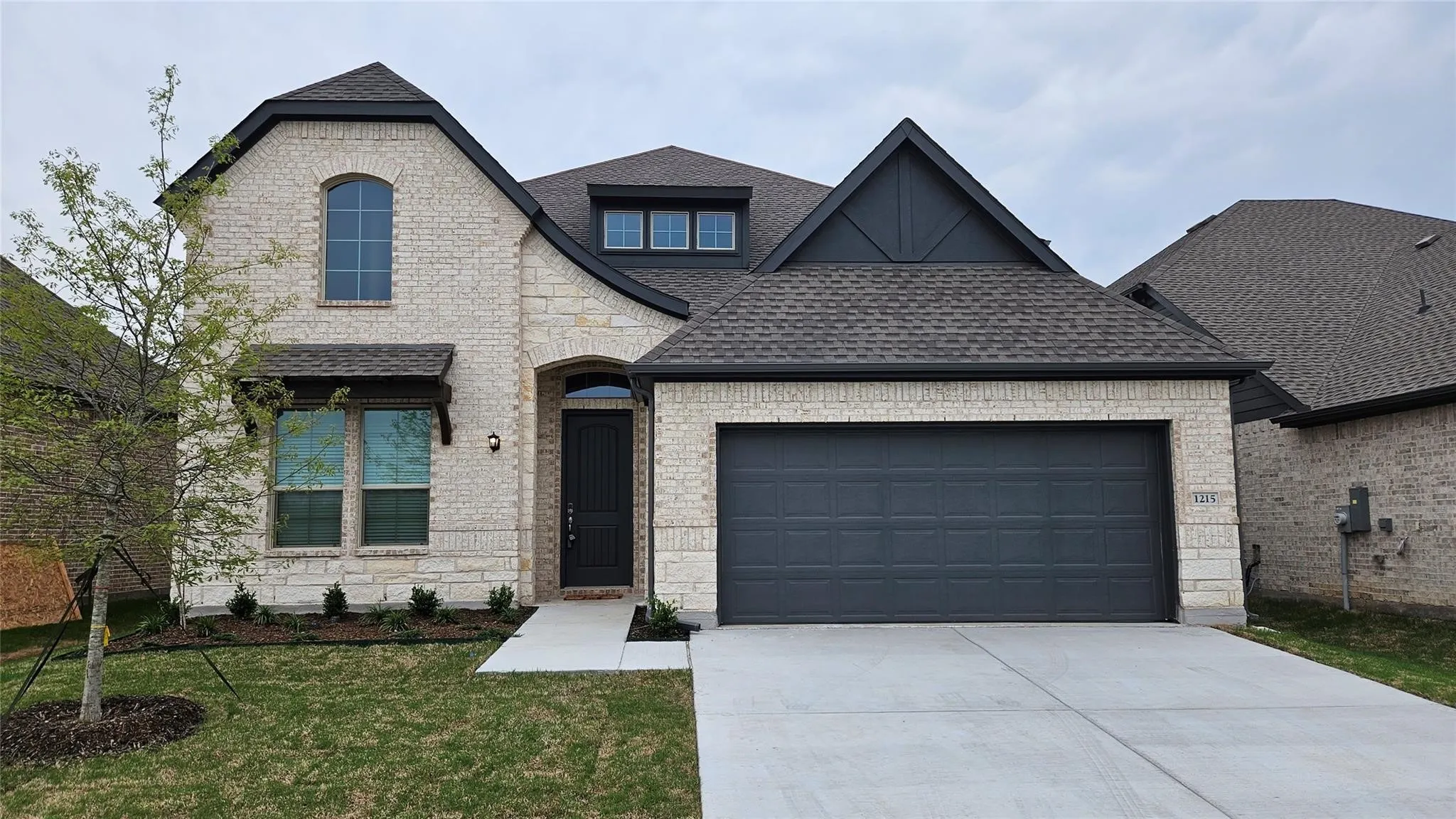 Single Family Residence For Rent in Denton County , 1215 Stagecoach Trail, Justin, Texas 76247, 5 Bedroom, 3 Bathroom, 2 Garage spaces, 2,786 Sqft, built in 2022, mls#21347732, Real Estate Agent in Justin, Homes For Rent in Denton county, Homes For Rent in Justin, Realtor in Justin Texas, Real Estate Brokerage Independent Realty Texas, Luminita Cordes Realtor