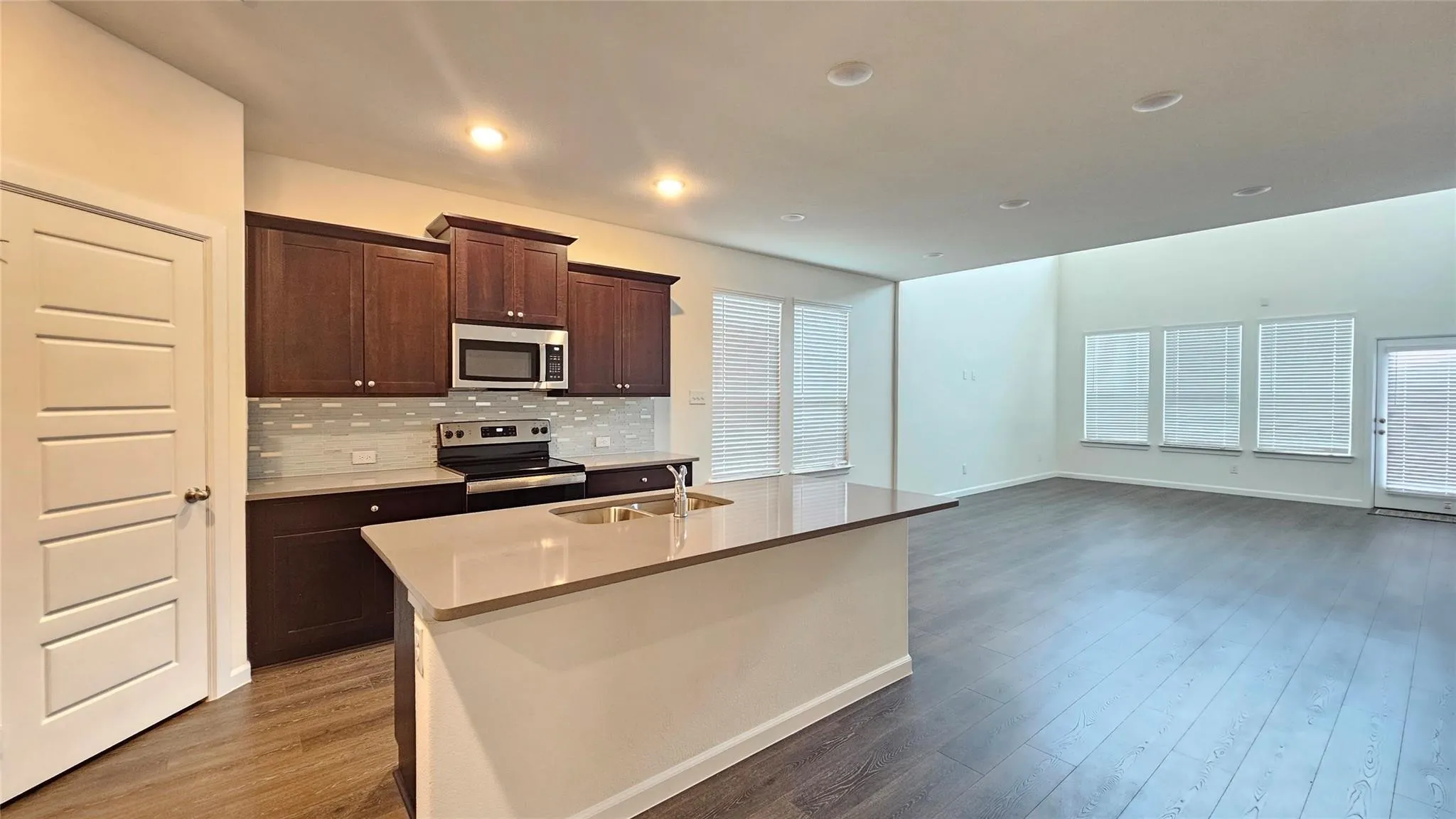 Single Family Residence For Rent in Denton County , 1215 Stagecoach Trail, Justin, Texas 76247, 5 Bedroom, 3 Bathroom, 2 Garage spaces, 2,786 Sqft, built in 2022, mls#21347732, Real Estate Agent in Justin, Homes For Rent in Denton county, Homes For Rent in Justin, Realtor in Justin Texas, Real Estate Brokerage Independent Realty Texas, Luminita Cordes Realtor