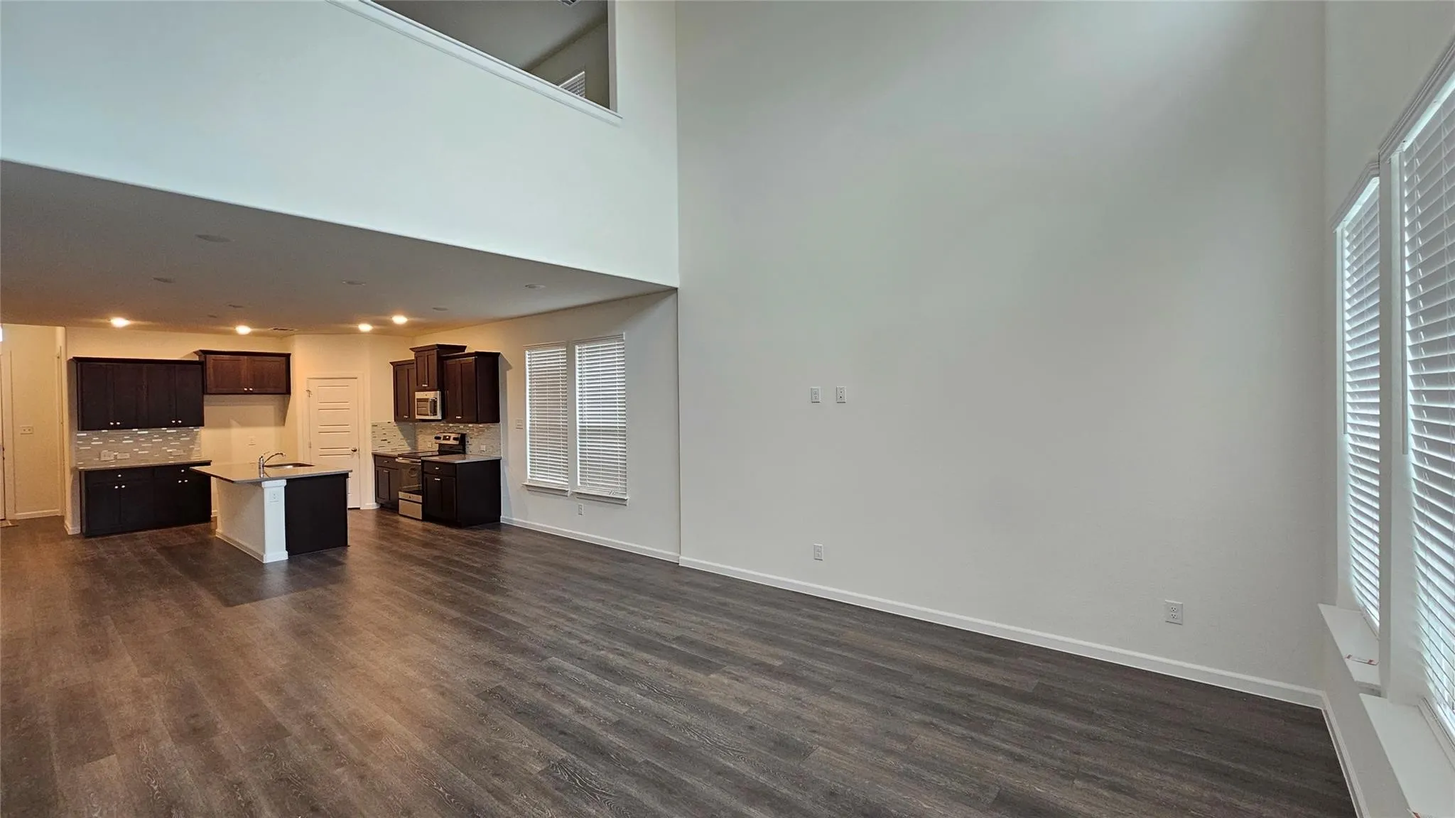 Single Family Residence For Rent in Denton County , 1215 Stagecoach Trail, Justin, Texas 76247, 5 Bedroom, 3 Bathroom, 2 Garage spaces, 2,786 Sqft, built in 2022, mls#21347732, Real Estate Agent in Justin, Homes For Rent in Denton county, Homes For Rent in Justin, Realtor in Justin Texas, Real Estate Brokerage Independent Realty Texas, Luminita Cordes Realtor