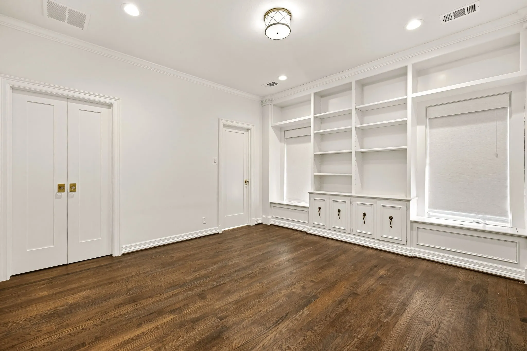 Single Family Residence For Sale in Dallas County , 4020 Mcfarlin Boulevard, University Park, Texas 75205, 5 Bedroom, 6 Bathroom, 2 Garage spaces, 4,708 Sqft, built in 1987, mls#21347747, Real Estate Agent in University Park, Homes For Sale in Dallas county, Homes For Sale in University Park, Realtor in University Park Texas, Real Estate Brokerage Independent Realty Texas, Luminita Cordes Realtor