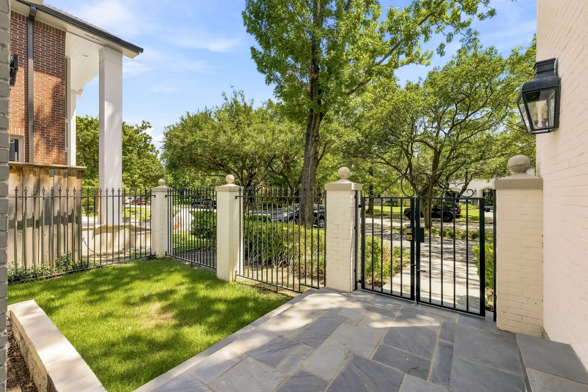 Single Family Residence For Sale in Dallas County , 4020 Mcfarlin Boulevard, University Park, Texas 75205, 5 Bedroom, 6 Bathroom, 2 Garage spaces, 4,708 Sqft, built in 1987, mls#21347747, Real Estate Agent in University Park, Homes For Sale in Dallas county, Homes For Sale in University Park, Realtor in University Park Texas, Real Estate Brokerage Independent Realty Texas, Luminita Cordes Realtor