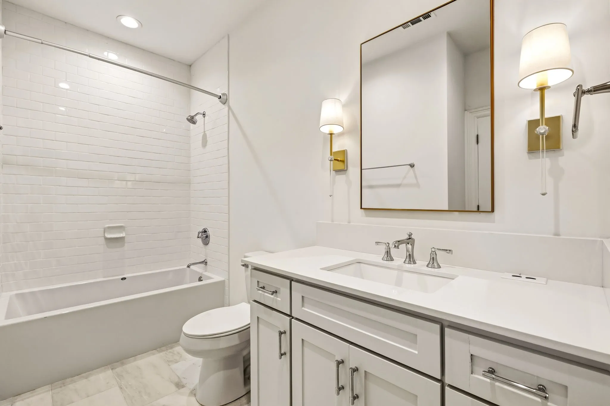 Single Family Residence For Sale in Dallas County , 4020 Mcfarlin Boulevard, University Park, Texas 75205, 5 Bedroom, 6 Bathroom, 2 Garage spaces, 4,708 Sqft, built in 1987, mls#21347747, Real Estate Agent in University Park, Homes For Sale in Dallas county, Homes For Sale in University Park, Realtor in University Park Texas, Real Estate Brokerage Independent Realty Texas, Luminita Cordes Realtor