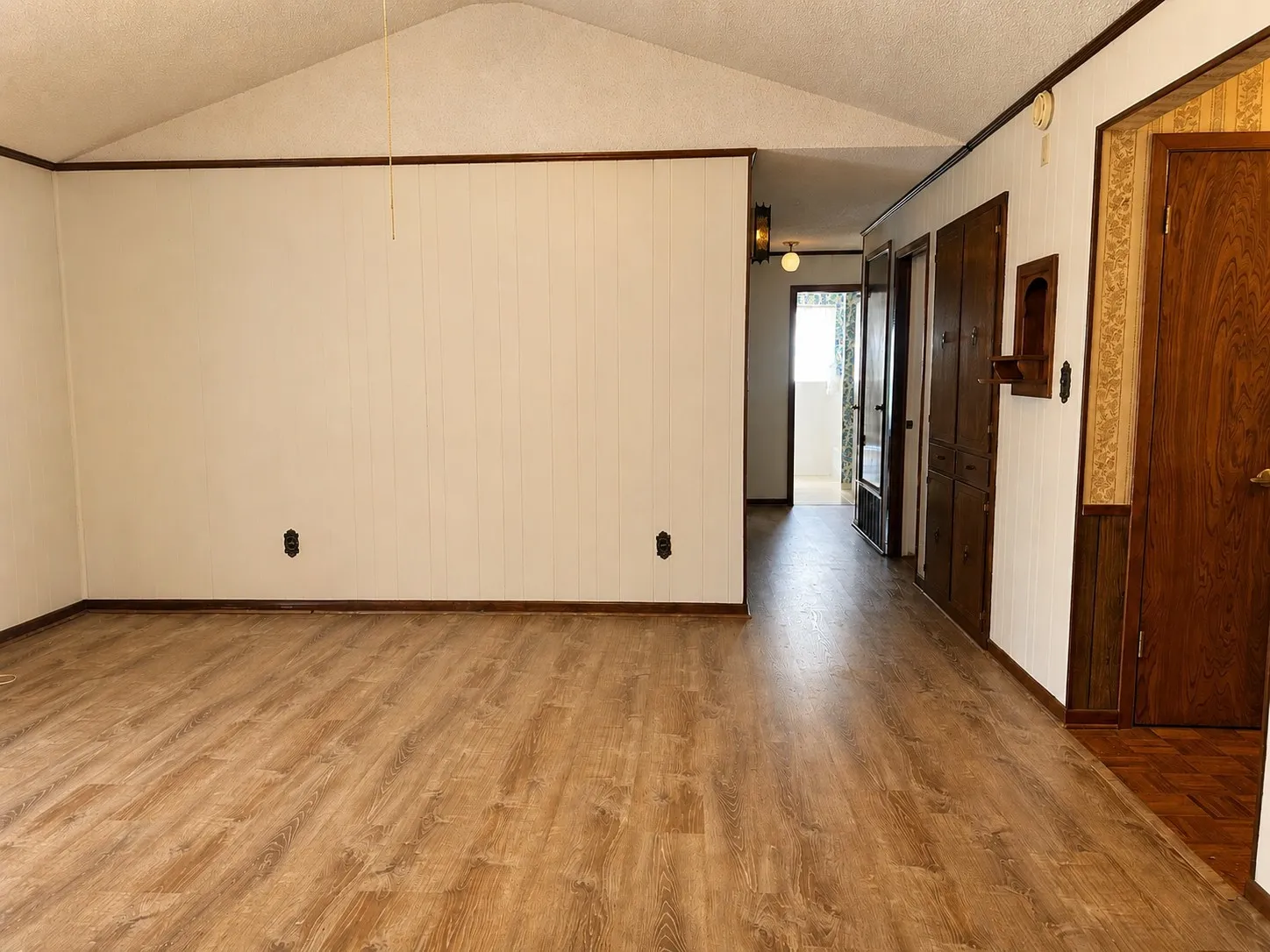 Single Family Residence For Sale in Mills County , 1810 Peach, Goldthwaite, Texas 76844, 3 Bedroom, 2 Bathroom, 1 Garage spaces, 1,334 Sqft, built in 1975, mls#21344988, Real Estate Agent in Goldthwaite, Homes For Sale in Mills county, Homes For Sale in Goldthwaite, Realtor in Goldthwaite Texas, Real Estate Brokerage Independent Realty Texas, Luminita Cordes Realtor