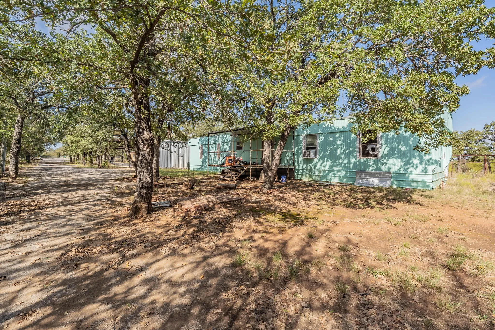 Single Family Residence For Sale in Parker County , 417 Wood River Road, Millsap, Texas 76066, 2 Bedroom, 2 Bathroom, Garage spaces, 1,050 Sqft, built in 0, mls#21347806, Real Estate Agent in Millsap, Homes For Sale in Parker county, Homes For Sale in Millsap, Realtor in Millsap Texas, Real Estate Brokerage Independent Realty Texas, Luminita Cordes Realtor