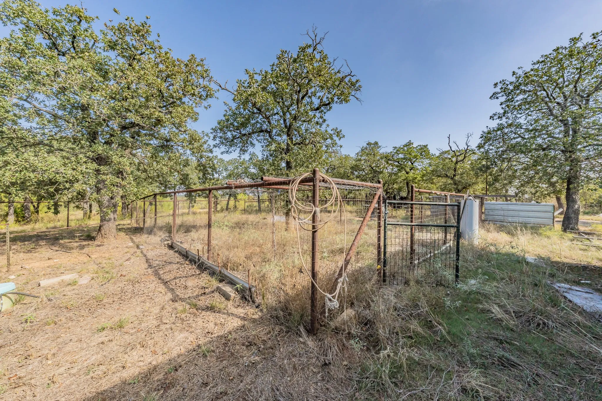 Single Family Residence For Sale in Parker County , 417 Wood River Road, Millsap, Texas 76066, 2 Bedroom, 2 Bathroom, Garage spaces, 1,050 Sqft, built in 0, mls#21347806, Real Estate Agent in Millsap, Homes For Sale in Parker county, Homes For Sale in Millsap, Realtor in Millsap Texas, Real Estate Brokerage Independent Realty Texas, Luminita Cordes Realtor
