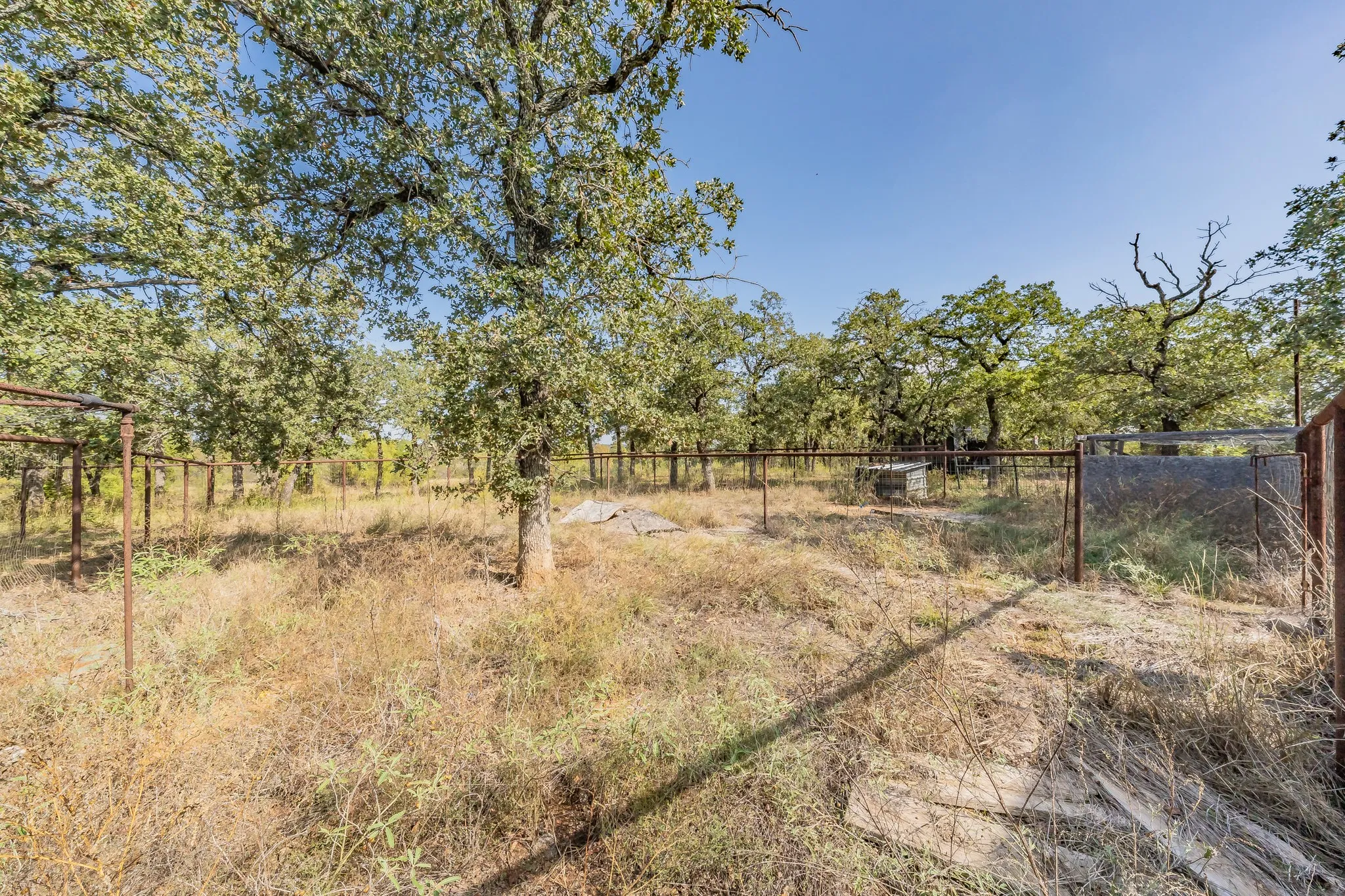 Single Family Residence For Sale in Parker County , 417 Wood River Road, Millsap, Texas 76066, 2 Bedroom, 2 Bathroom, Garage spaces, 1,050 Sqft, built in 0, mls#21347806, Real Estate Agent in Millsap, Homes For Sale in Parker county, Homes For Sale in Millsap, Realtor in Millsap Texas, Real Estate Brokerage Independent Realty Texas, Luminita Cordes Realtor