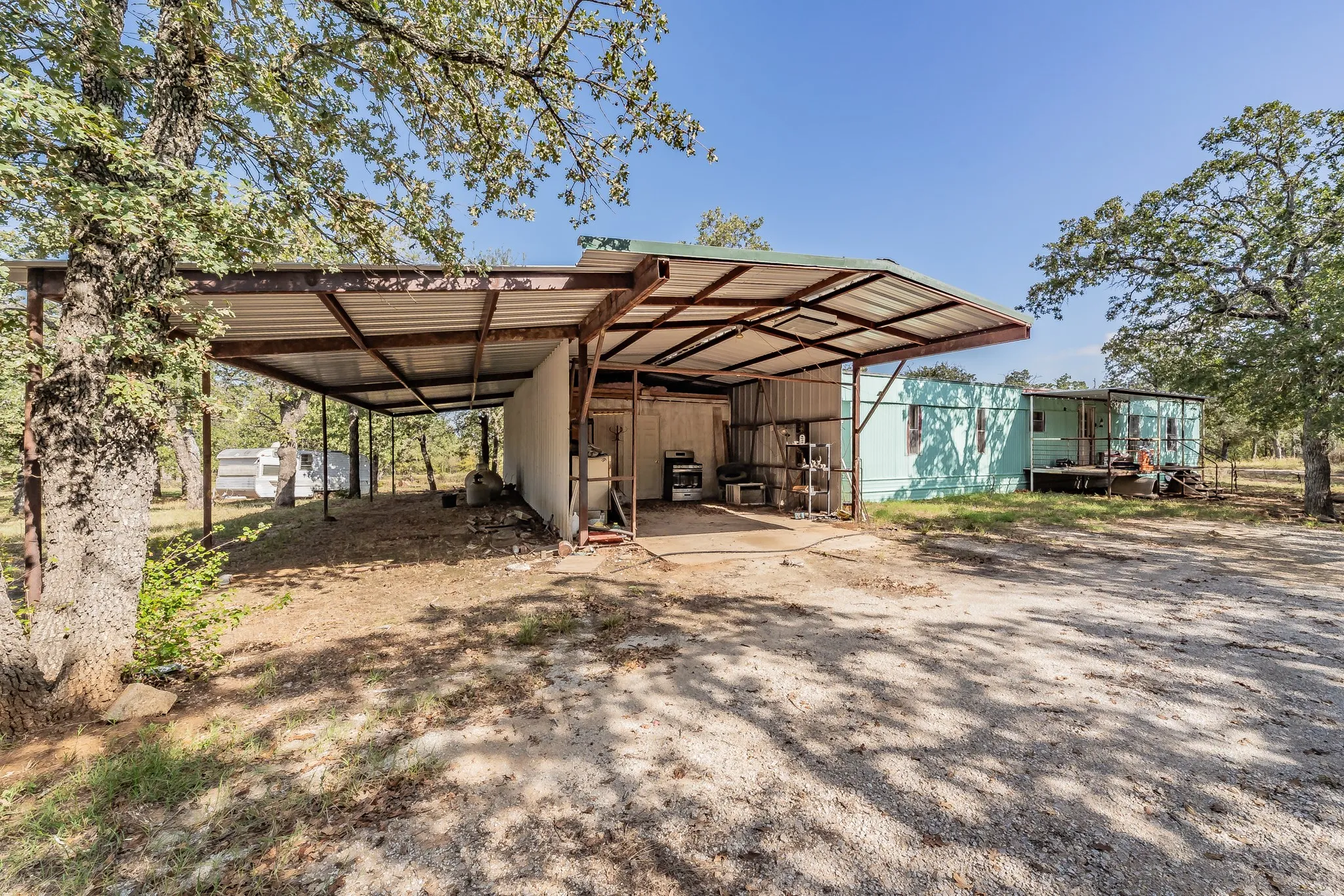 Single Family Residence For Sale in Parker County , 417 Wood River Road, Millsap, Texas 76066, 2 Bedroom, 2 Bathroom, Garage spaces, 1,050 Sqft, built in 0, mls#21347806, Real Estate Agent in Millsap, Homes For Sale in Parker county, Homes For Sale in Millsap, Realtor in Millsap Texas, Real Estate Brokerage Independent Realty Texas, Luminita Cordes Realtor