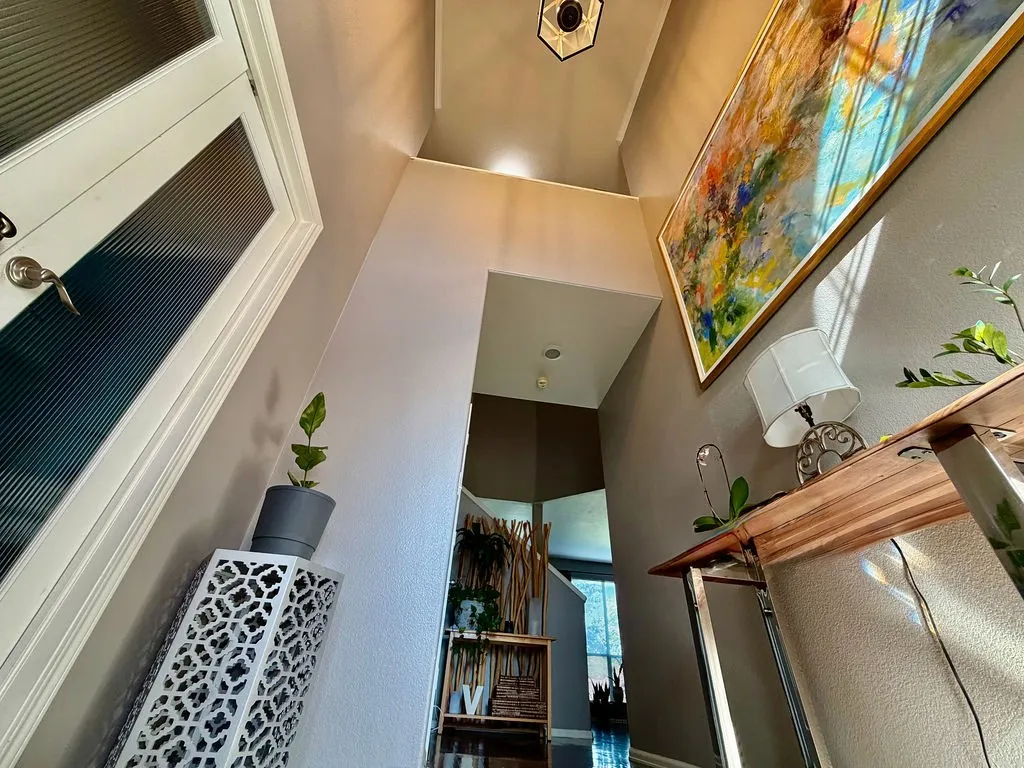 Vaulted ceiling in foyer