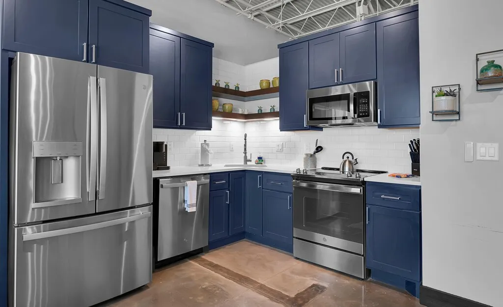 Condominium For Sale in Mc Lennan County , 219 S 4th Street 505, Waco, Texas 76701, 1 Bedroom, 1 Bathroom, Garage spaces, 813 Sqft, built in 1913, mls#21346600, Real Estate Agent in Waco, Homes For Sale in Mc Lennan county, Homes For Sale in Waco, Realtor in Waco Texas, Real Estate Brokerage Independent Realty Texas, Luminita Cordes Realtor