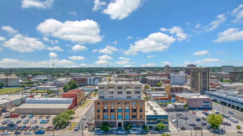 Condominium For Sale in Mc Lennan County , 219 S 4th Street 505, Waco, Texas 76701, 1 Bedroom, 1 Bathroom, Garage spaces, 813 Sqft, built in 1913, mls#21346600, Real Estate Agent in Waco, Homes For Sale in Mc Lennan county, Homes For Sale in Waco, Realtor in Waco Texas, Real Estate Brokerage Independent Realty Texas, Luminita Cordes Realtor
