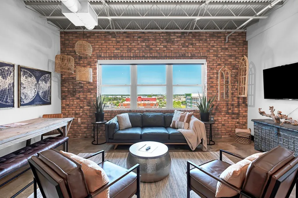 Condominium For Sale in Mc Lennan County , 219 S 4th Street 505, Waco, Texas 76701, 1 Bedroom, 1 Bathroom, Garage spaces, 813 Sqft, built in 1913, mls#21346600, Real Estate Agent in Waco, Homes For Sale in Mc Lennan county, Homes For Sale in Waco, Realtor in Waco Texas, Real Estate Brokerage Independent Realty Texas, Luminita Cordes Realtor
