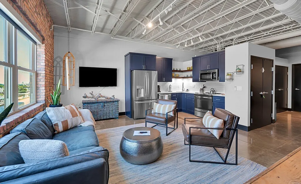 Condominium For Sale in Mc Lennan County , 219 S 4th Street 505, Waco, Texas 76701, 1 Bedroom, 1 Bathroom, Garage spaces, 813 Sqft, built in 1913, mls#21346600, Real Estate Agent in Waco, Homes For Sale in Mc Lennan county, Homes For Sale in Waco, Realtor in Waco Texas, Real Estate Brokerage Independent Realty Texas, Luminita Cordes Realtor
