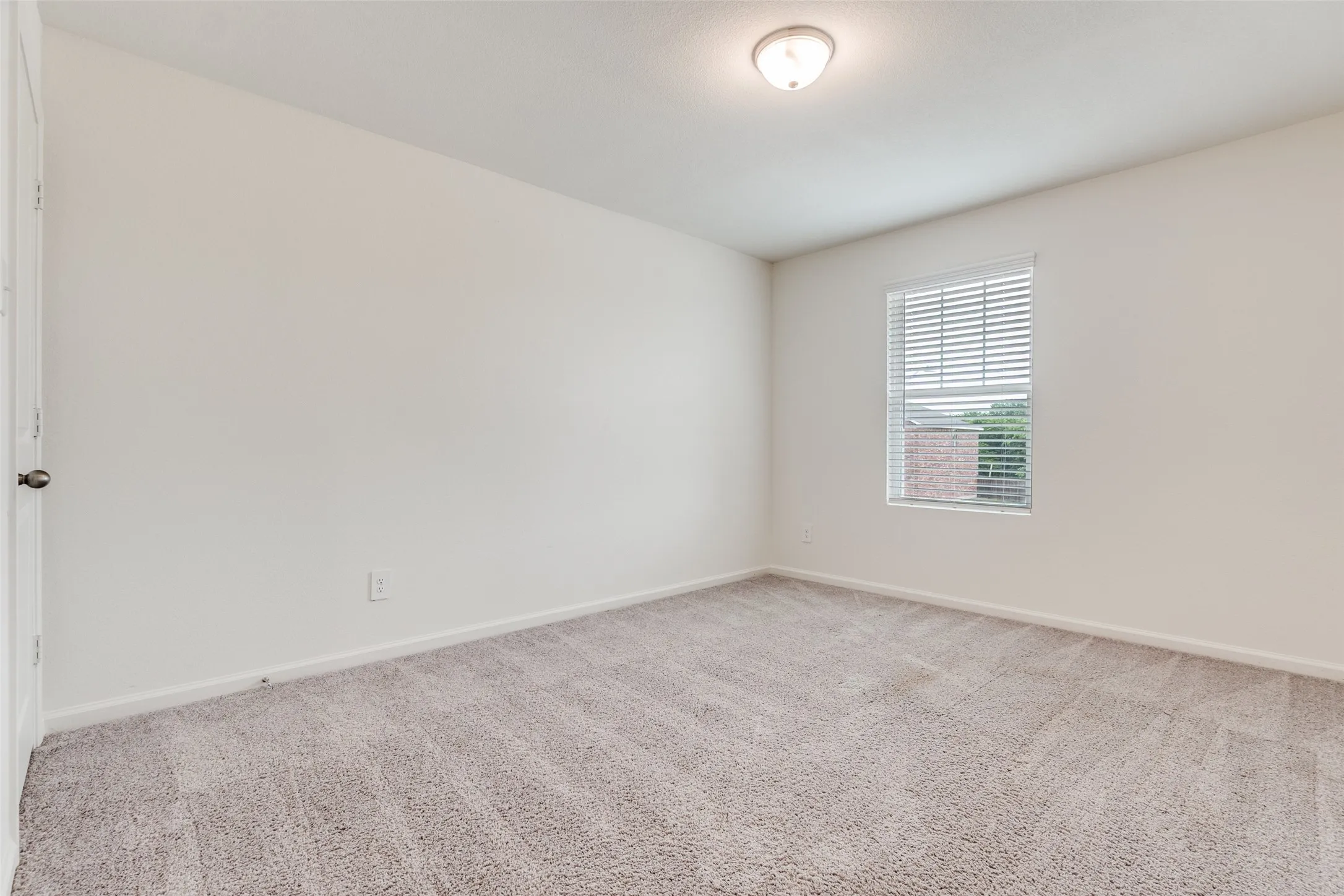 Single Family Residence For Rent in Ellis County , 2621 Sagebrush Drive, Glenn Heights, Texas 75154, 5 Bedroom, 3 Bathroom, 2 Garage spaces, 2,722 Sqft, built in 2022, mls#21347771, Real Estate Agent in Glenn Heights, Homes For Rent in Ellis county, Homes For Rent in Glenn Heights, Realtor in Glenn Heights Texas, Real Estate Brokerage Independent Realty Texas, Luminita Cordes Realtor
