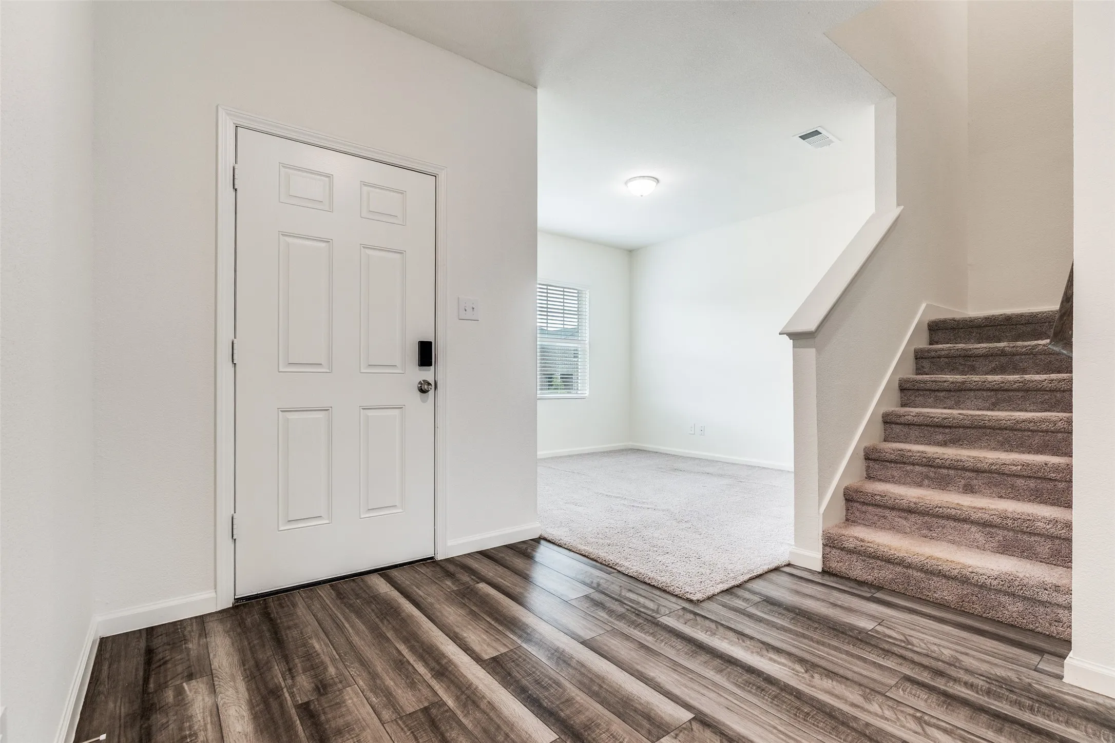 Single Family Residence For Rent in Ellis County , 2621 Sagebrush Drive, Glenn Heights, Texas 75154, 5 Bedroom, 3 Bathroom, 2 Garage spaces, 2,722 Sqft, built in 2022, mls#21347771, Real Estate Agent in Glenn Heights, Homes For Rent in Ellis county, Homes For Rent in Glenn Heights, Realtor in Glenn Heights Texas, Real Estate Brokerage Independent Realty Texas, Luminita Cordes Realtor