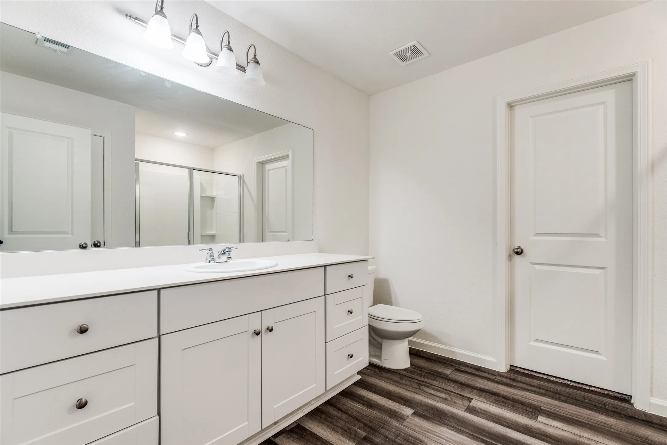 Single Family Residence For Rent in Ellis County , 2621 Sagebrush Drive, Glenn Heights, Texas 75154, 5 Bedroom, 3 Bathroom, 2 Garage spaces, 2,722 Sqft, built in 2022, mls#21347771, Real Estate Agent in Glenn Heights, Homes For Rent in Ellis county, Homes For Rent in Glenn Heights, Realtor in Glenn Heights Texas, Real Estate Brokerage Independent Realty Texas, Luminita Cordes Realtor