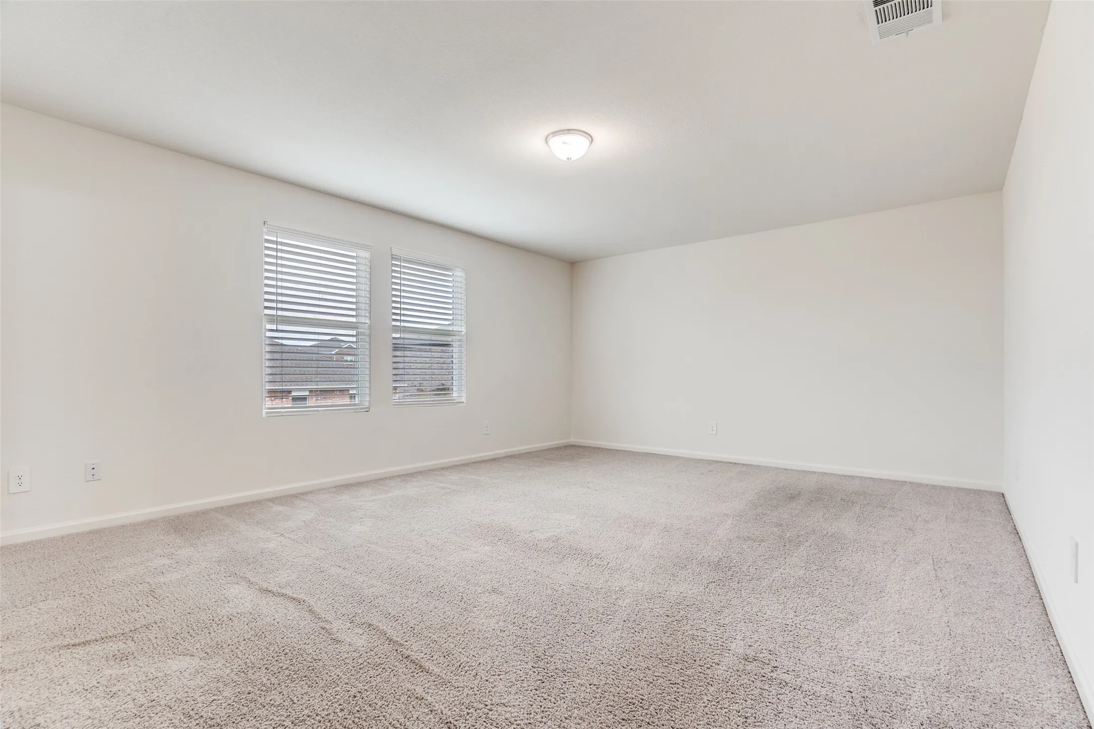 Single Family Residence For Rent in Ellis County , 2621 Sagebrush Drive, Glenn Heights, Texas 75154, 5 Bedroom, 3 Bathroom, 2 Garage spaces, 2,722 Sqft, built in 2022, mls#21347771, Real Estate Agent in Glenn Heights, Homes For Rent in Ellis county, Homes For Rent in Glenn Heights, Realtor in Glenn Heights Texas, Real Estate Brokerage Independent Realty Texas, Luminita Cordes Realtor