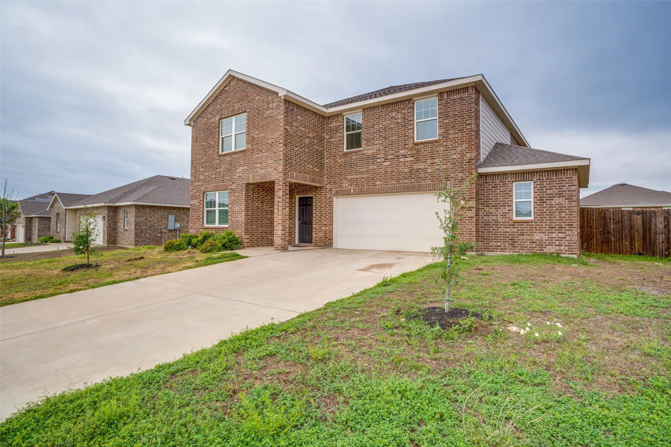 Single Family Residence For Rent in Ellis County , 2621 Sagebrush Drive, Glenn Heights, Texas 75154, 5 Bedroom, 3 Bathroom, 2 Garage spaces, 2,722 Sqft, built in 2022, mls#21347771, Real Estate Agent in Glenn Heights, Homes For Rent in Ellis county, Homes For Rent in Glenn Heights, Realtor in Glenn Heights Texas, Real Estate Brokerage Independent Realty Texas, Luminita Cordes Realtor