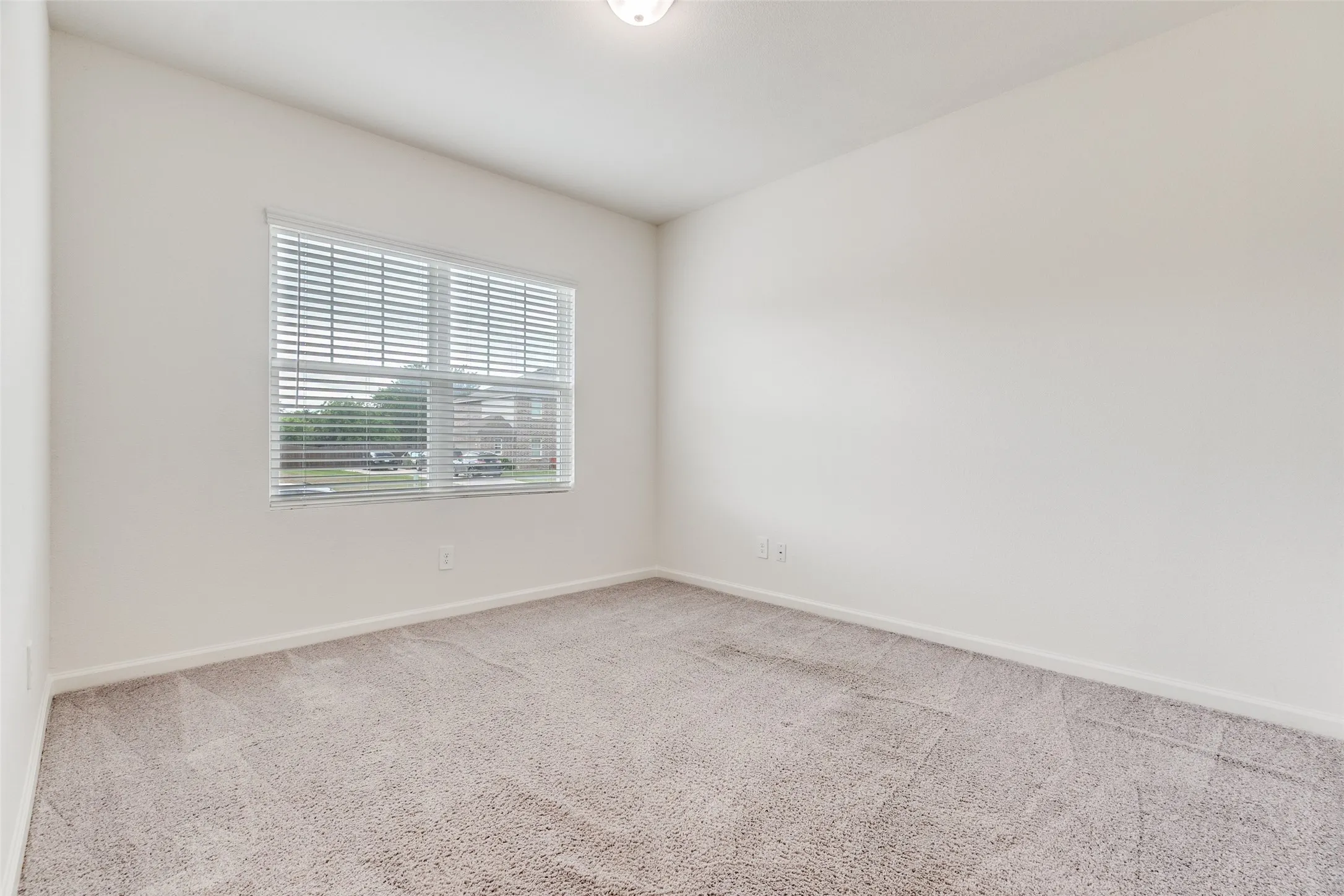 Single Family Residence For Rent in Ellis County , 2621 Sagebrush Drive, Glenn Heights, Texas 75154, 5 Bedroom, 3 Bathroom, 2 Garage spaces, 2,722 Sqft, built in 2022, mls#21347771, Real Estate Agent in Glenn Heights, Homes For Rent in Ellis county, Homes For Rent in Glenn Heights, Realtor in Glenn Heights Texas, Real Estate Brokerage Independent Realty Texas, Luminita Cordes Realtor