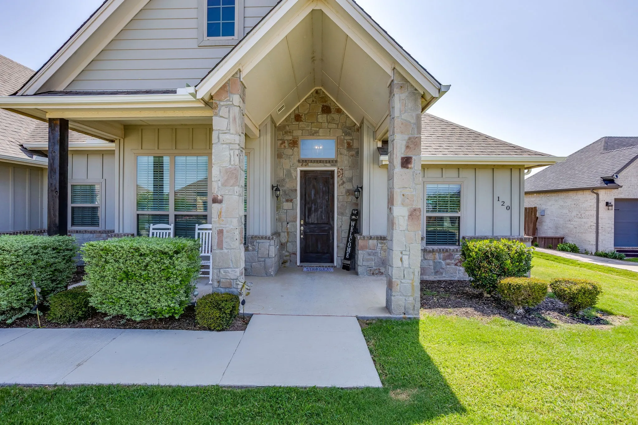 Single Family Residence For Sale in Johnson County , 120 Saddle Ridge Drive, Godley, Texas 76044, 3 Bedroom, 2 Bathroom, 2 Garage spaces, 1,920 Sqft, built in 2020, mls#21347496, Real Estate Agent in Godley, Homes For Sale in Johnson county, Homes For Sale in Godley, Realtor in Godley Texas, Real Estate Brokerage Independent Realty Texas, Luminita Cordes Realtor