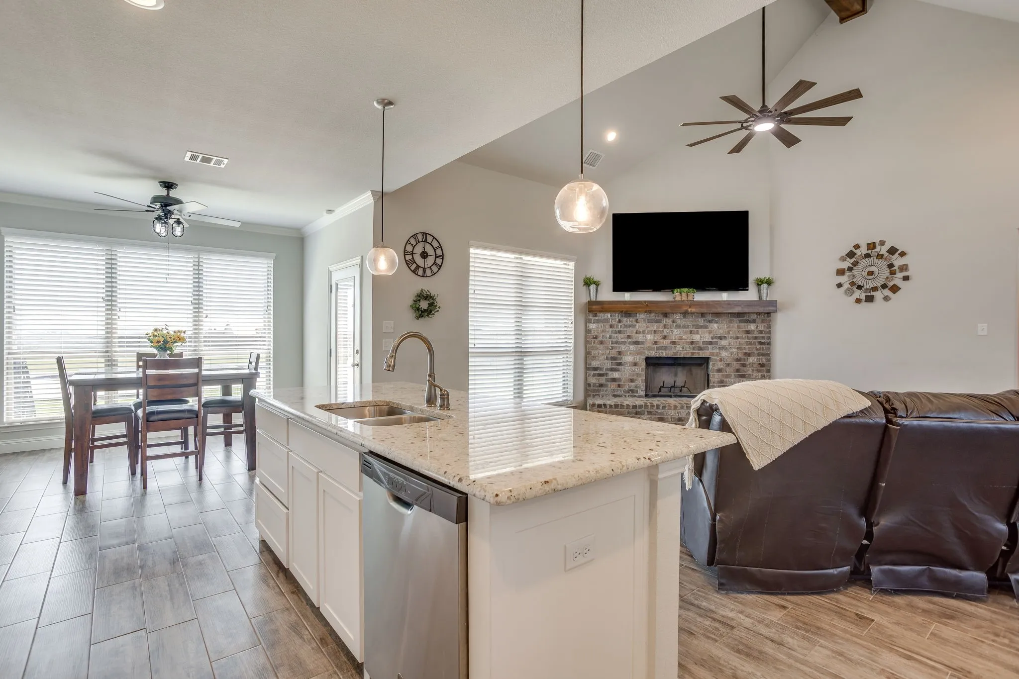 Single Family Residence For Sale in Johnson County , 120 Saddle Ridge Drive, Godley, Texas 76044, 3 Bedroom, 2 Bathroom, 2 Garage spaces, 1,920 Sqft, built in 2020, mls#21347496, Real Estate Agent in Godley, Homes For Sale in Johnson county, Homes For Sale in Godley, Realtor in Godley Texas, Real Estate Brokerage Independent Realty Texas, Luminita Cordes Realtor