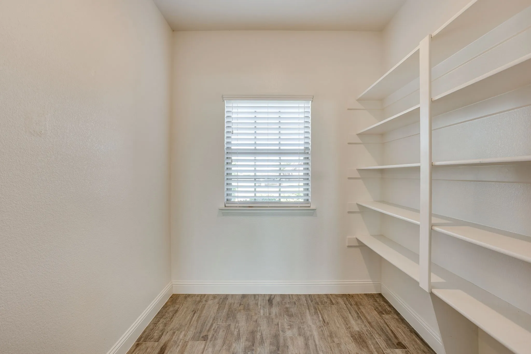 Single Family Residence For Sale in Johnson County , 120 Saddle Ridge Drive, Godley, Texas 76044, 3 Bedroom, 2 Bathroom, 2 Garage spaces, 1,920 Sqft, built in 2020, mls#21347496, Real Estate Agent in Godley, Homes For Sale in Johnson county, Homes For Sale in Godley, Realtor in Godley Texas, Real Estate Brokerage Independent Realty Texas, Luminita Cordes Realtor