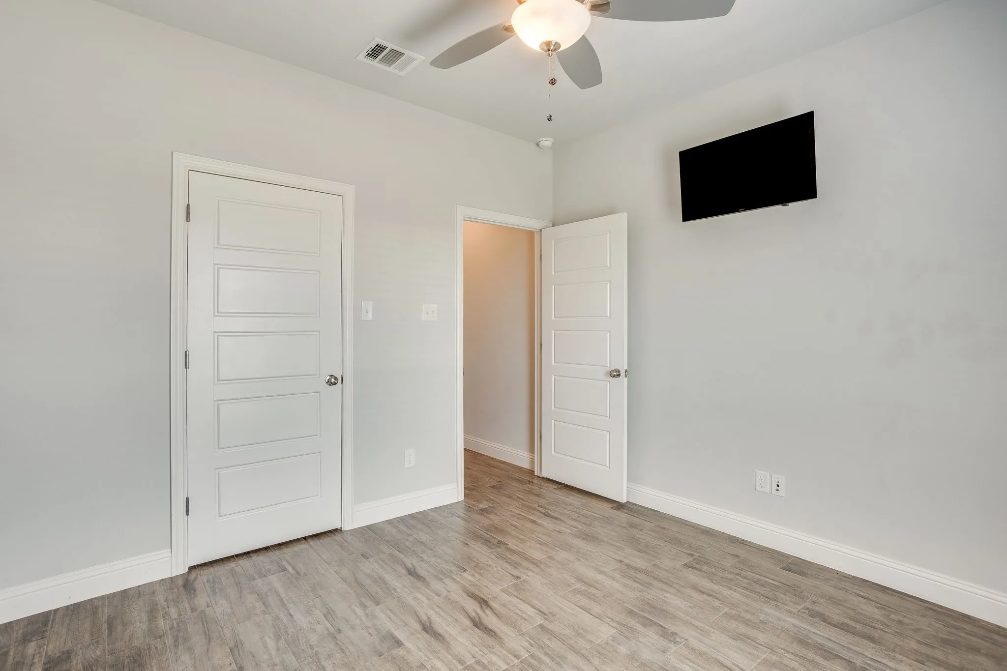 Single Family Residence For Sale in Johnson County , 120 Saddle Ridge Drive, Godley, Texas 76044, 3 Bedroom, 2 Bathroom, 2 Garage spaces, 1,920 Sqft, built in 2020, mls#21347496, Real Estate Agent in Godley, Homes For Sale in Johnson county, Homes For Sale in Godley, Realtor in Godley Texas, Real Estate Brokerage Independent Realty Texas, Luminita Cordes Realtor
